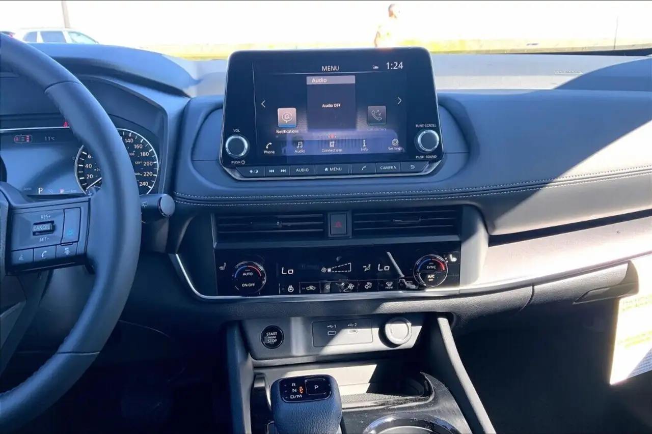 Nissan Rogue снимка Nissan Rogue