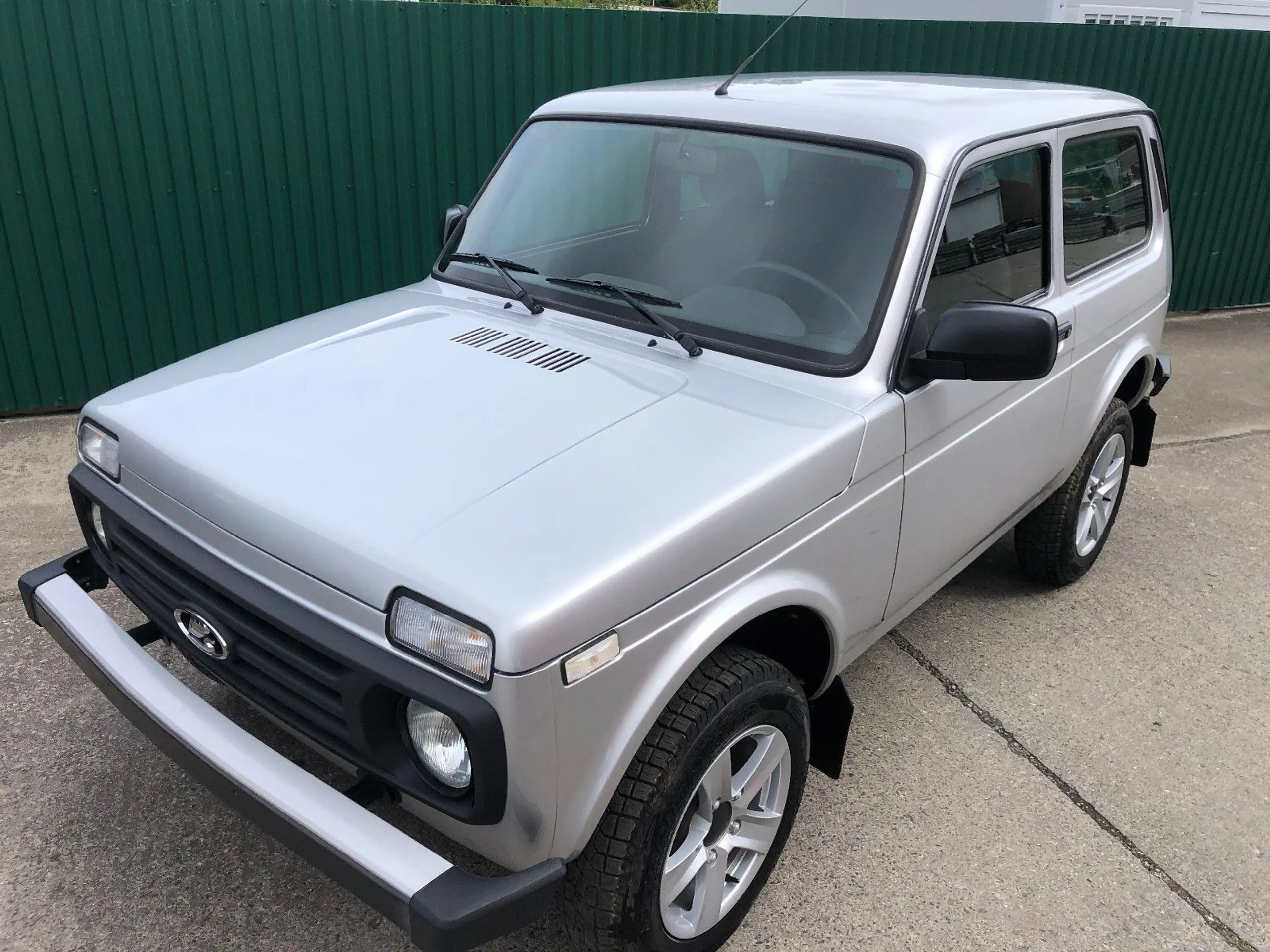 Lada Niva NIVA LEGEND "PREMIUM PLUS"! AET-Kollektion 2026!