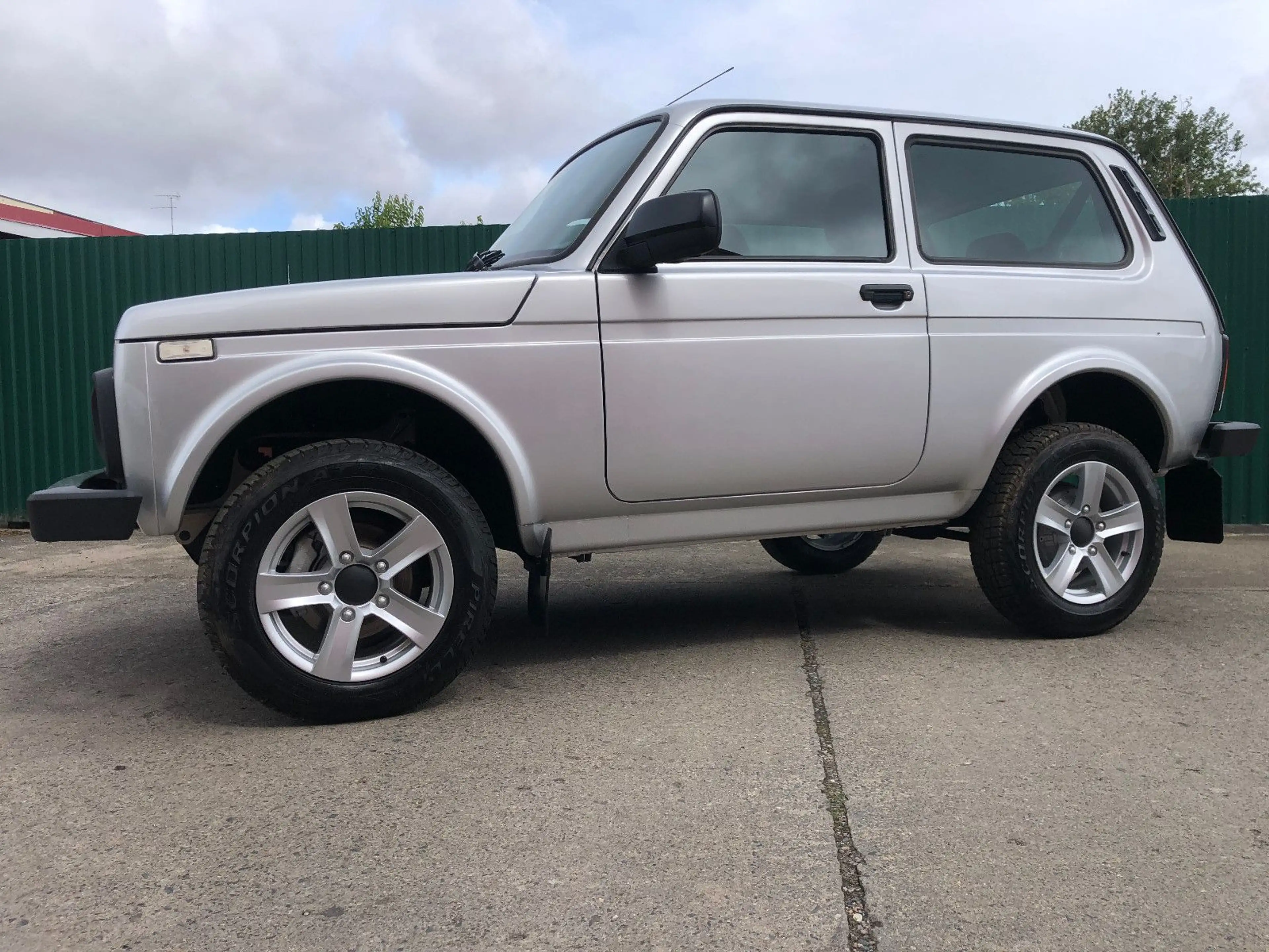 Lada Niva NIVA LEGEND "PREMIUM PLUS"! AET-Kollektion 2026! — photo 7
