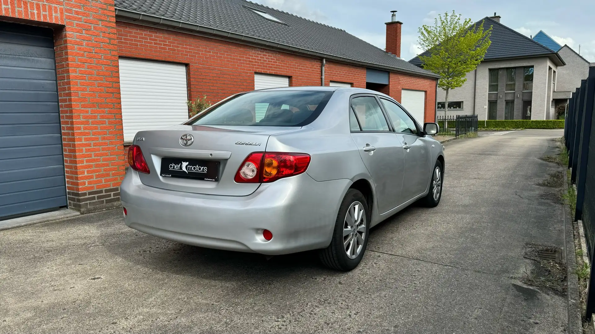 Toyota Corolla 1.6 Benzine Manuel Grey - 2