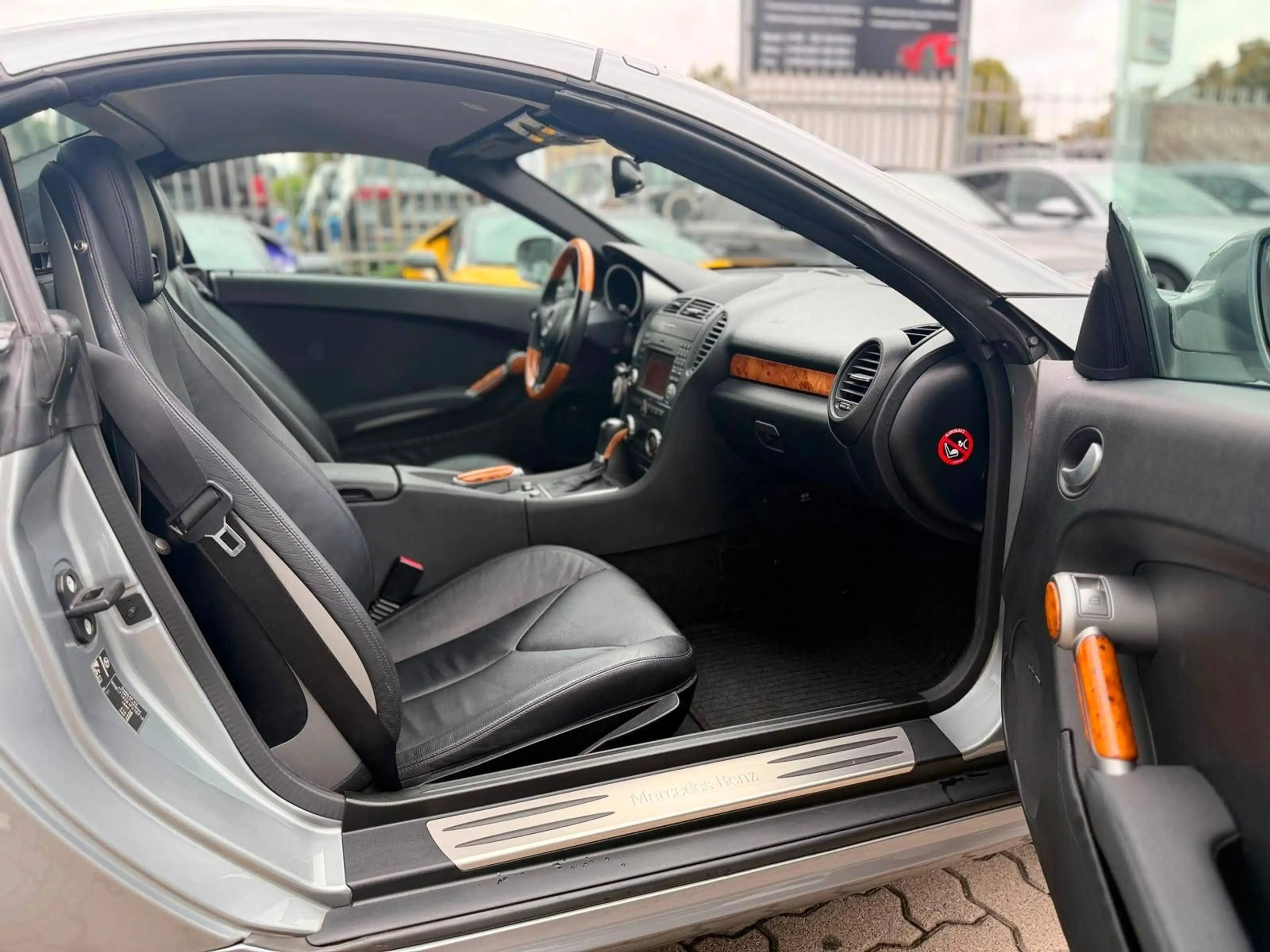 Mercedes-Benz SLK 350 *AIRSCARF*TEMPOMAT*DESIGNO*TOP* — photo 12