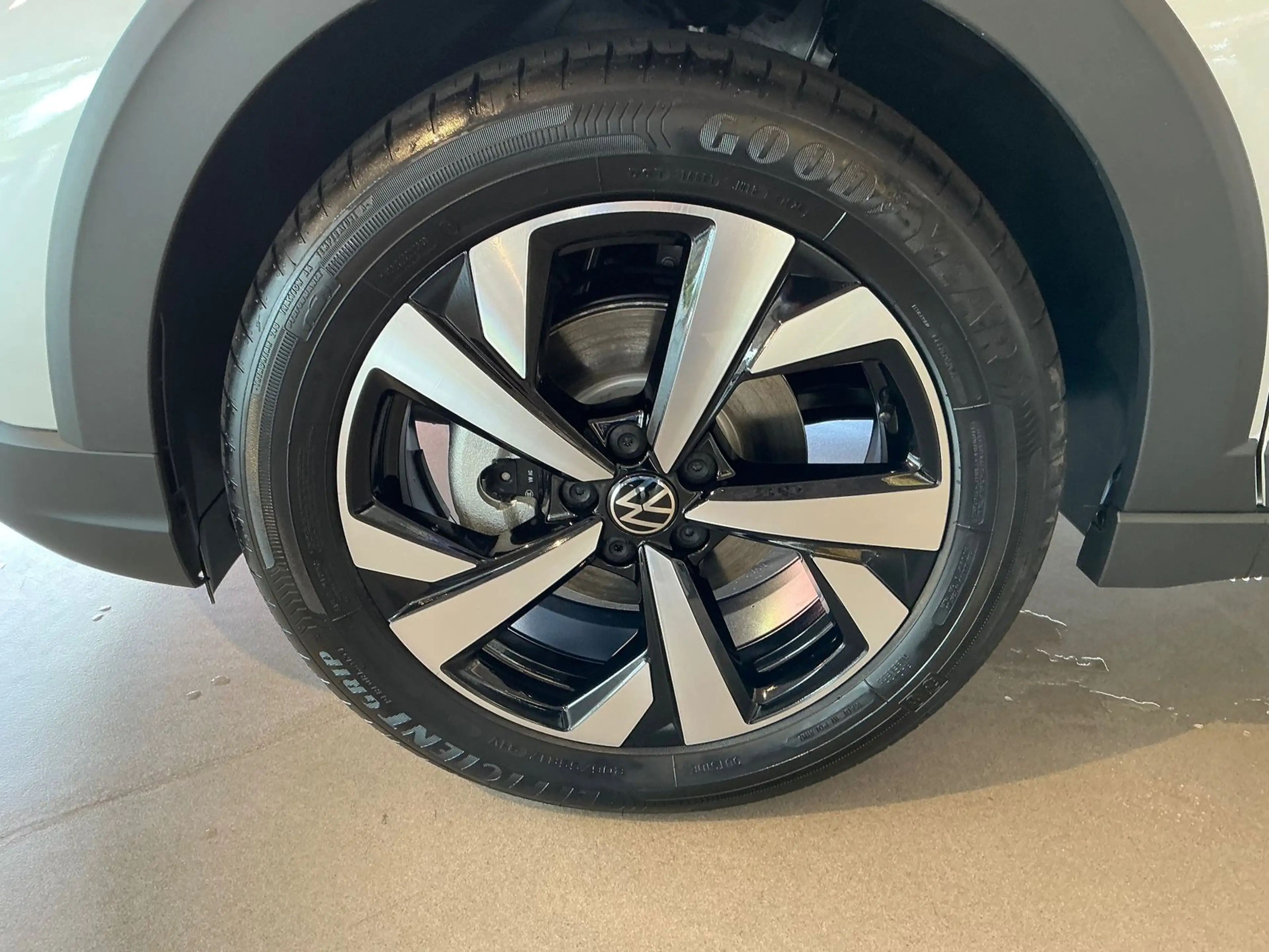 Volkswagen Taigo Life 1.0 TSI DSG SHZ LED RFK Keyless — photo 10