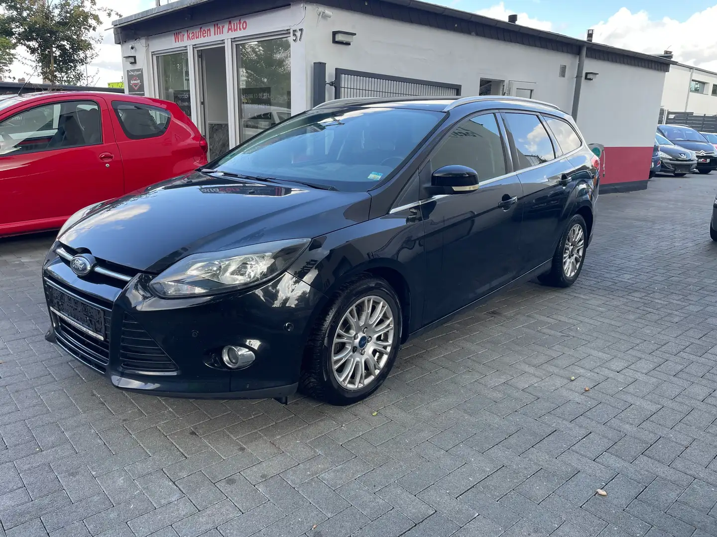 Ford Focus Titanium | Euro 5 | Tüv 3/27 Schwarz - 1