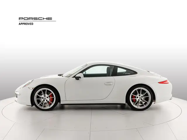 Porsche 911 view 2