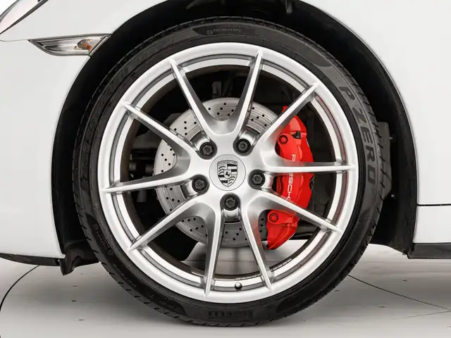 Porsche 911 view 6