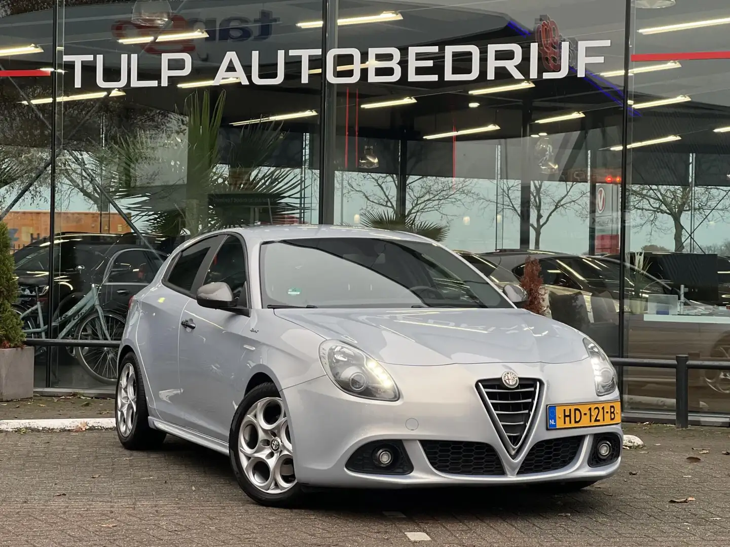 Alfa Romeo Giulietta 1.4 T Sprint Automaat Zeer mooi! Dealer Wit - 2