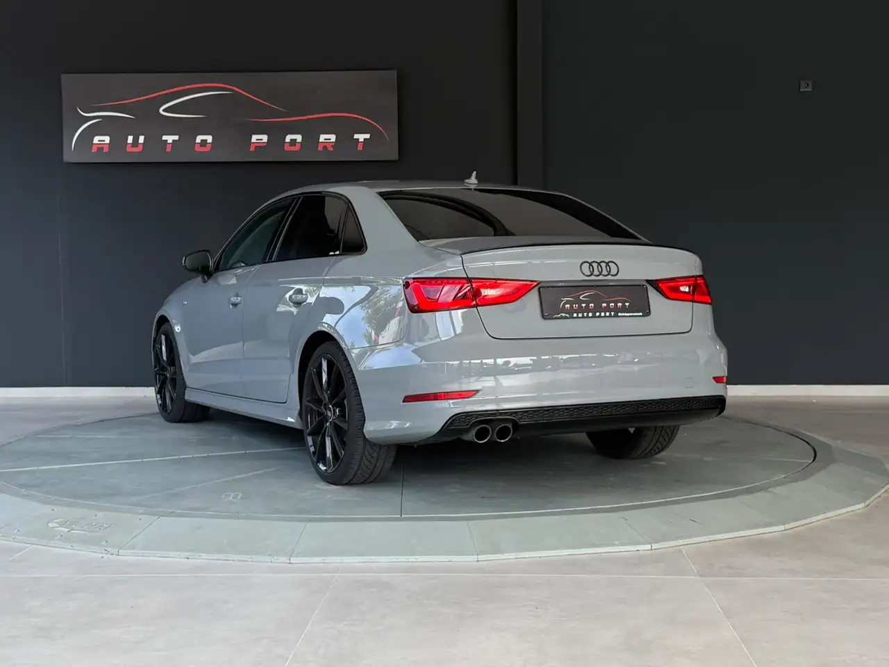 AUDI A3 BERLINE 1.4 TFSI 150ch S-LINE BVM Pack sport Sièges chauffants sport Historique présent
