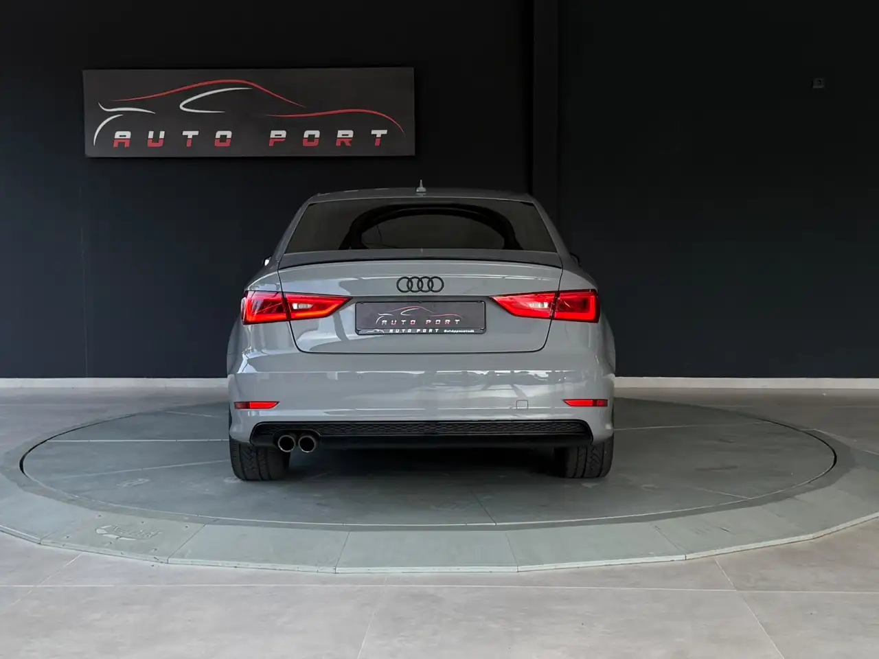 AUDI A3 BERLINE 1.4 TFSI 150ch S-LINE BVM Pack sport Sièges chauffants sport Historique présent