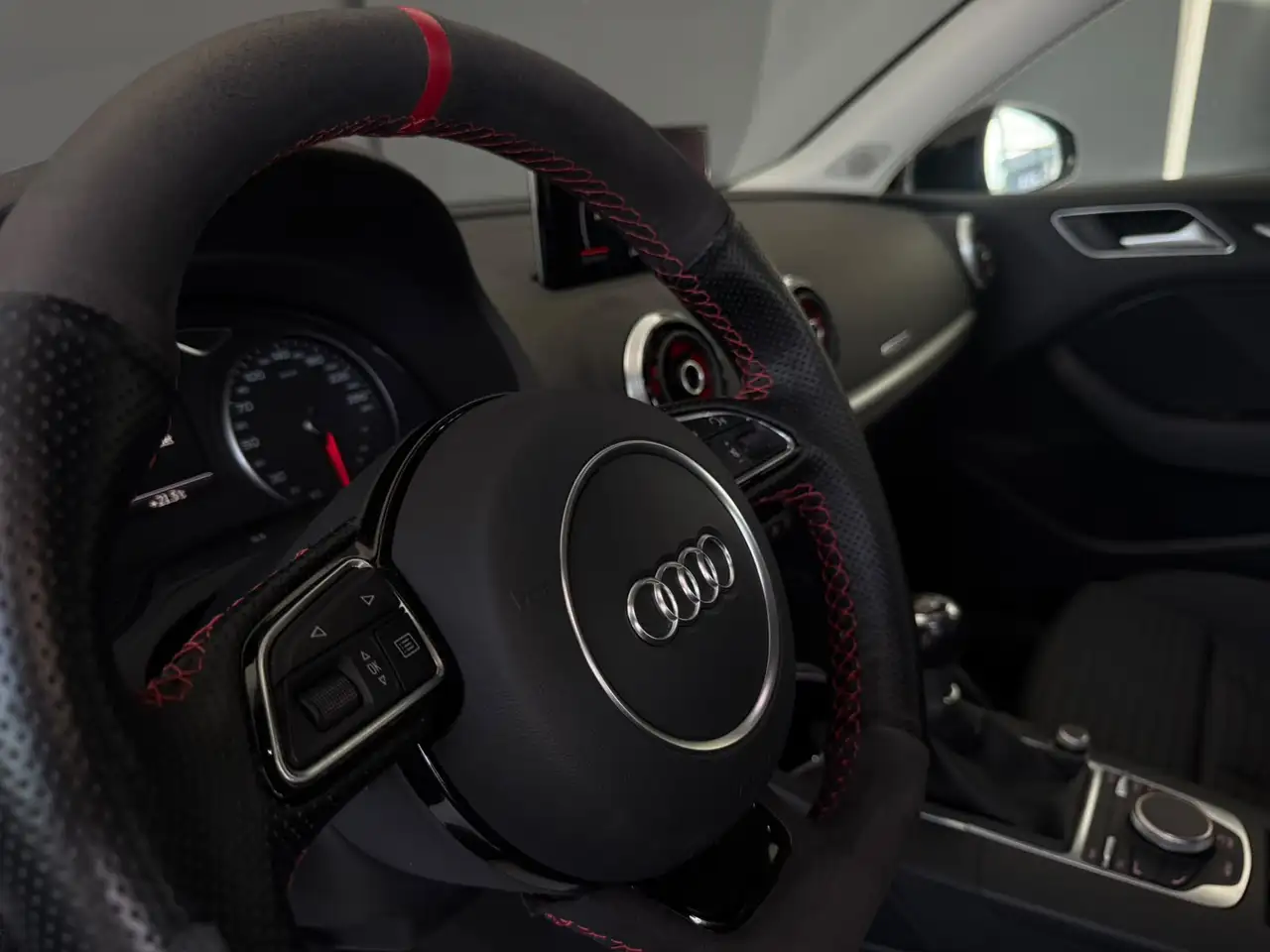 AUDI A3 BERLINE 1.4 TFSI 150ch S-LINE BVM Pack sport Sièges chauffants sport Historique présent