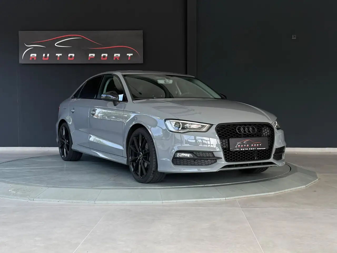 AUDI A3 BERLINE 1.4 TFSI 150ch S-LINE BVM Pack sport Sièges chauffants sport Historique présent