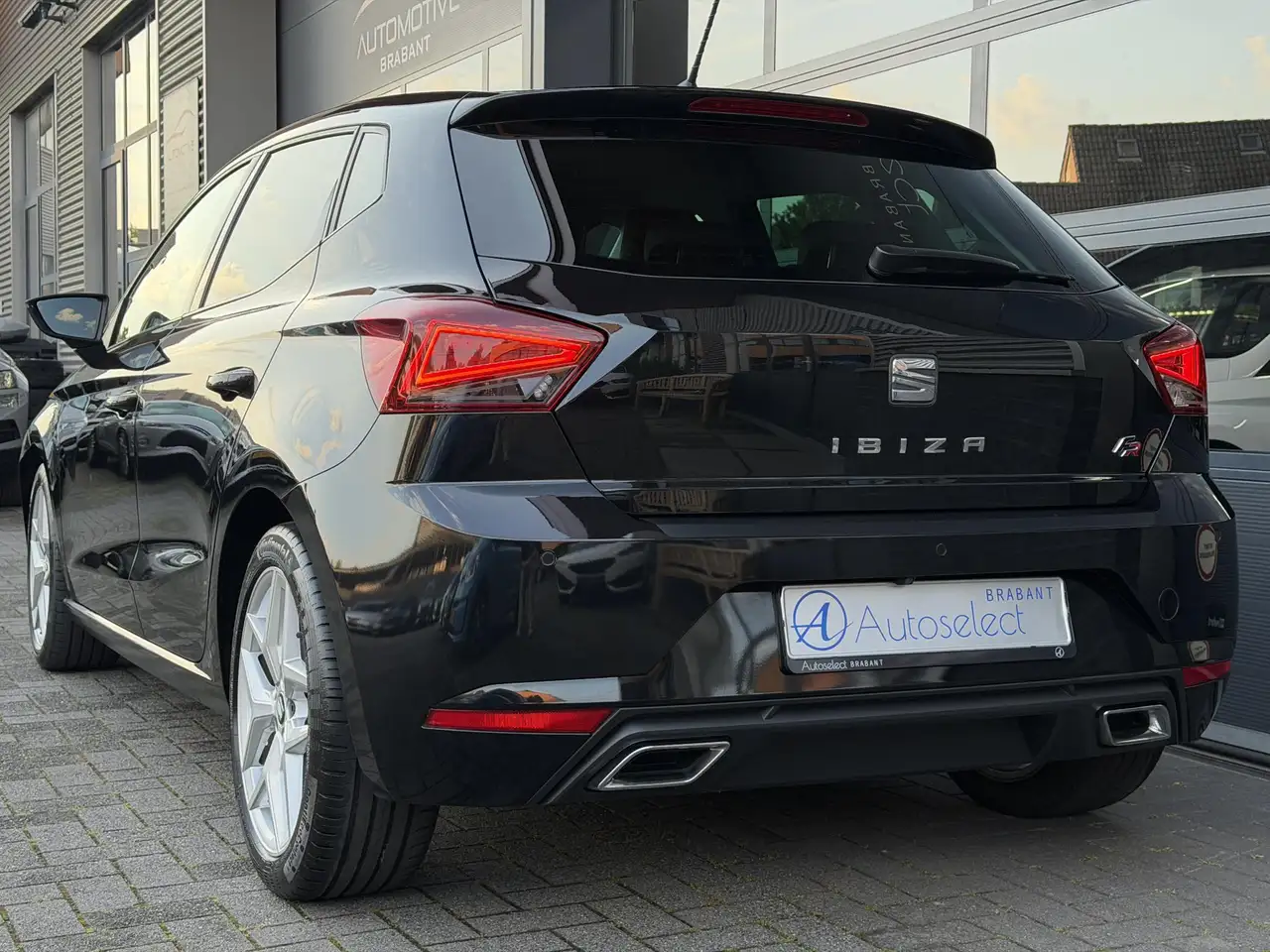 SEAT Ibiza — photo 11 sur 47