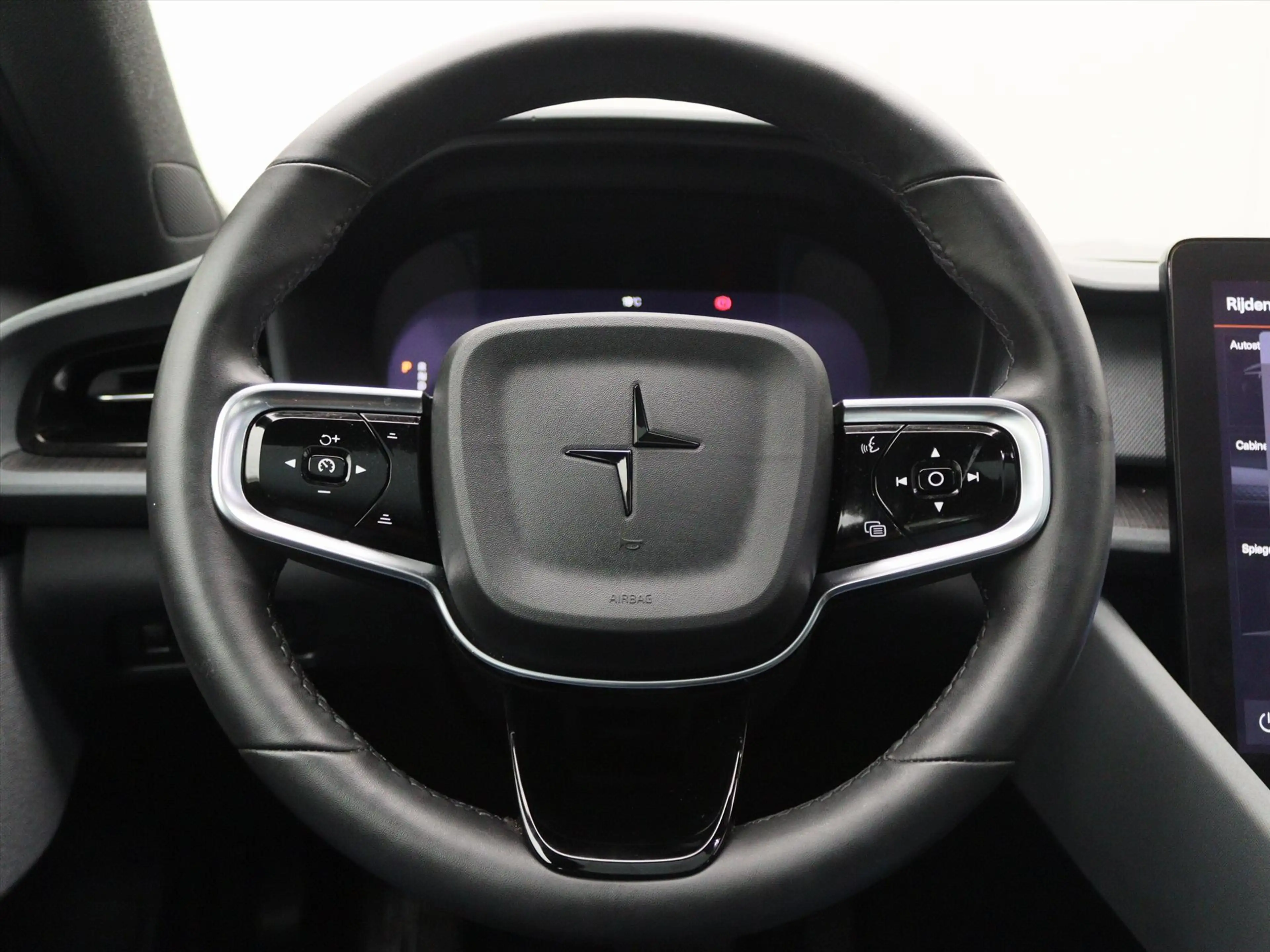 Polestar 2 Standard Range Single Motor 165kW 63kWh 93,02% SoH — photo 21