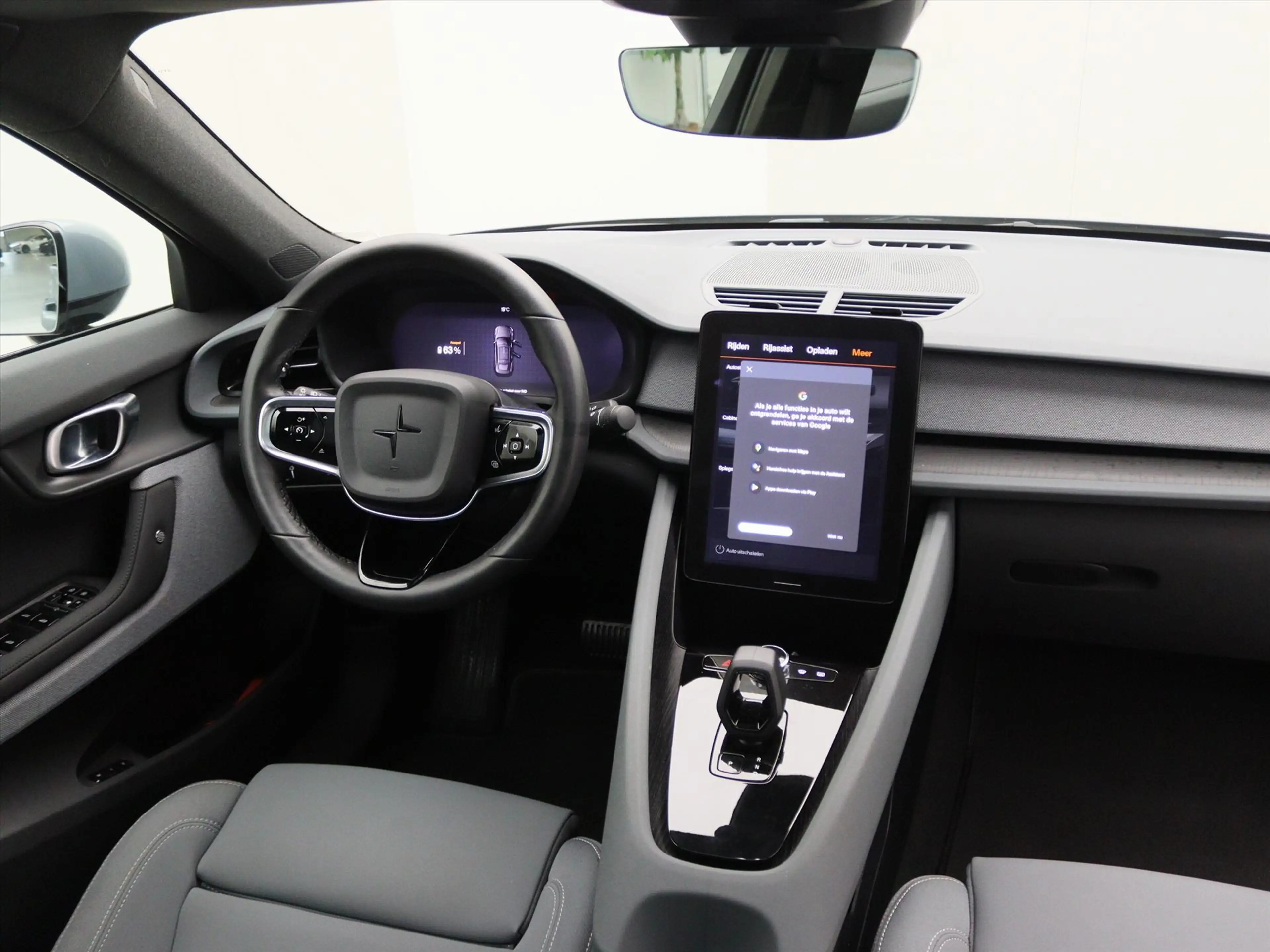 Polestar 2 Standard Range Single Motor 165kW 63kWh 93,02% SoH — photo 2