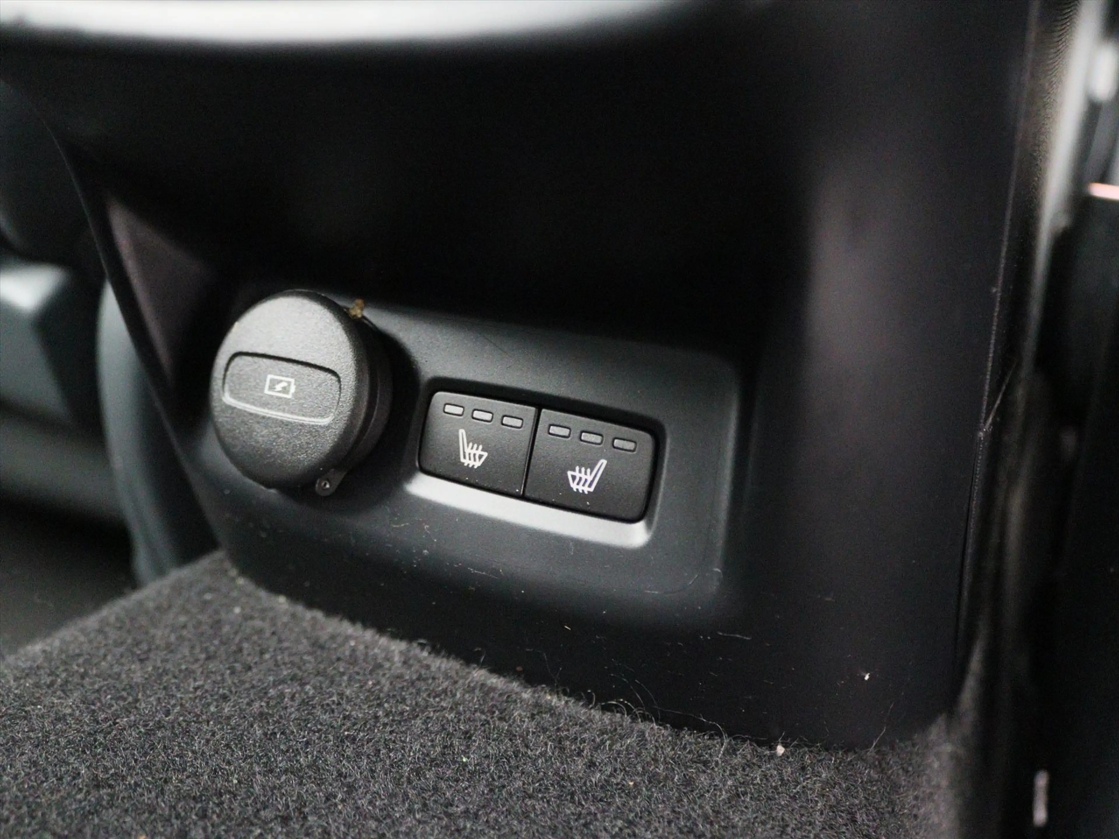 Polestar 2 Standard Range Single Motor 165kW 63kWh 93,02% SoH — photo 40