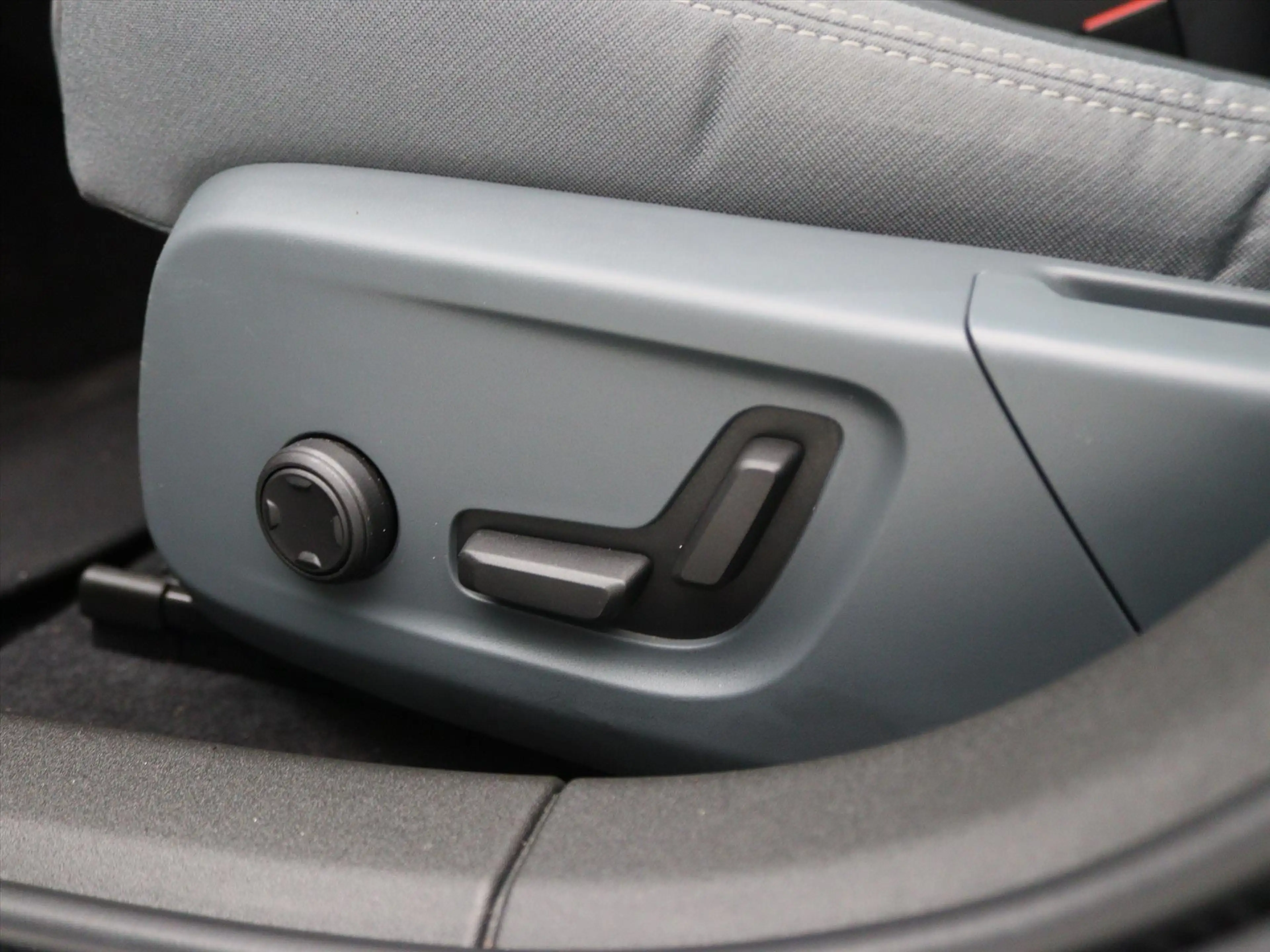 Polestar 2 Standard Range Single Motor 165kW 63kWh 93,02% SoH — photo 20