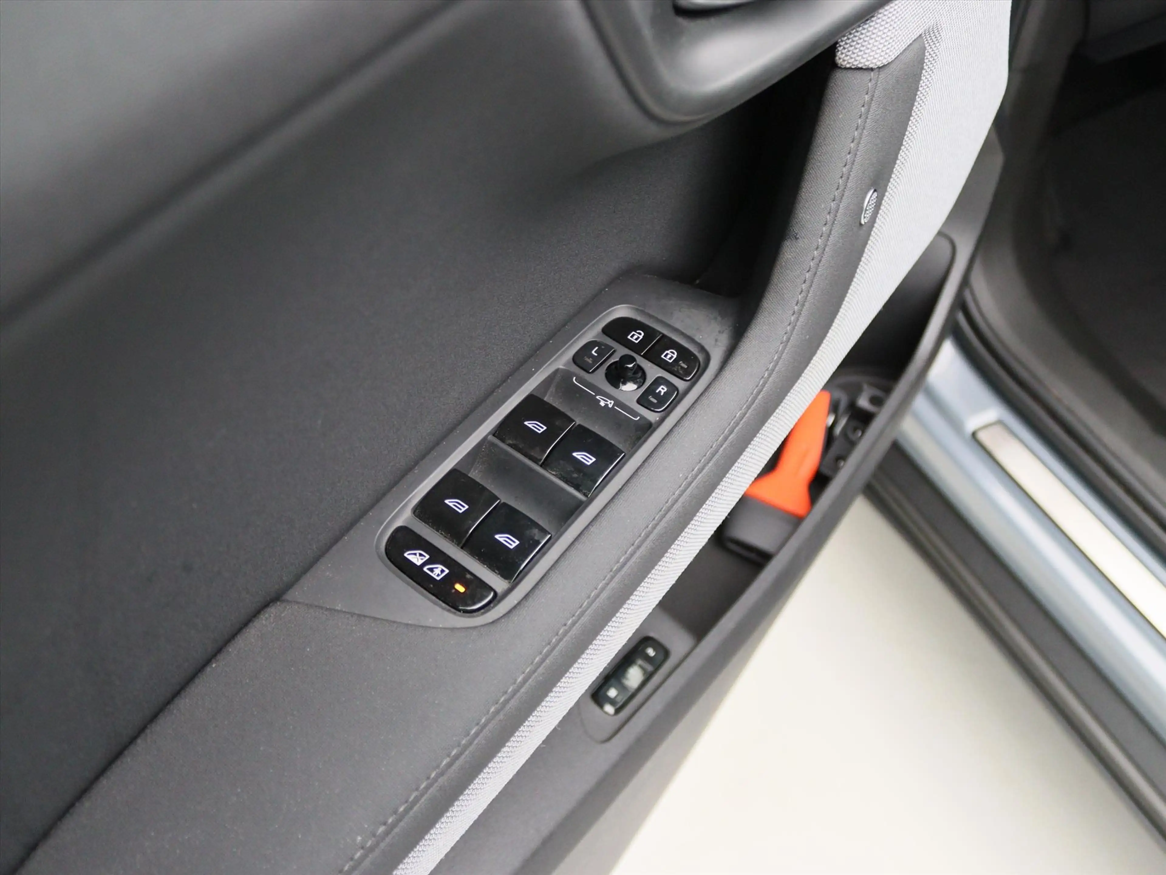Polestar 2 Standard Range Single Motor 165kW 63kWh 93,02% SoH — photo 41
