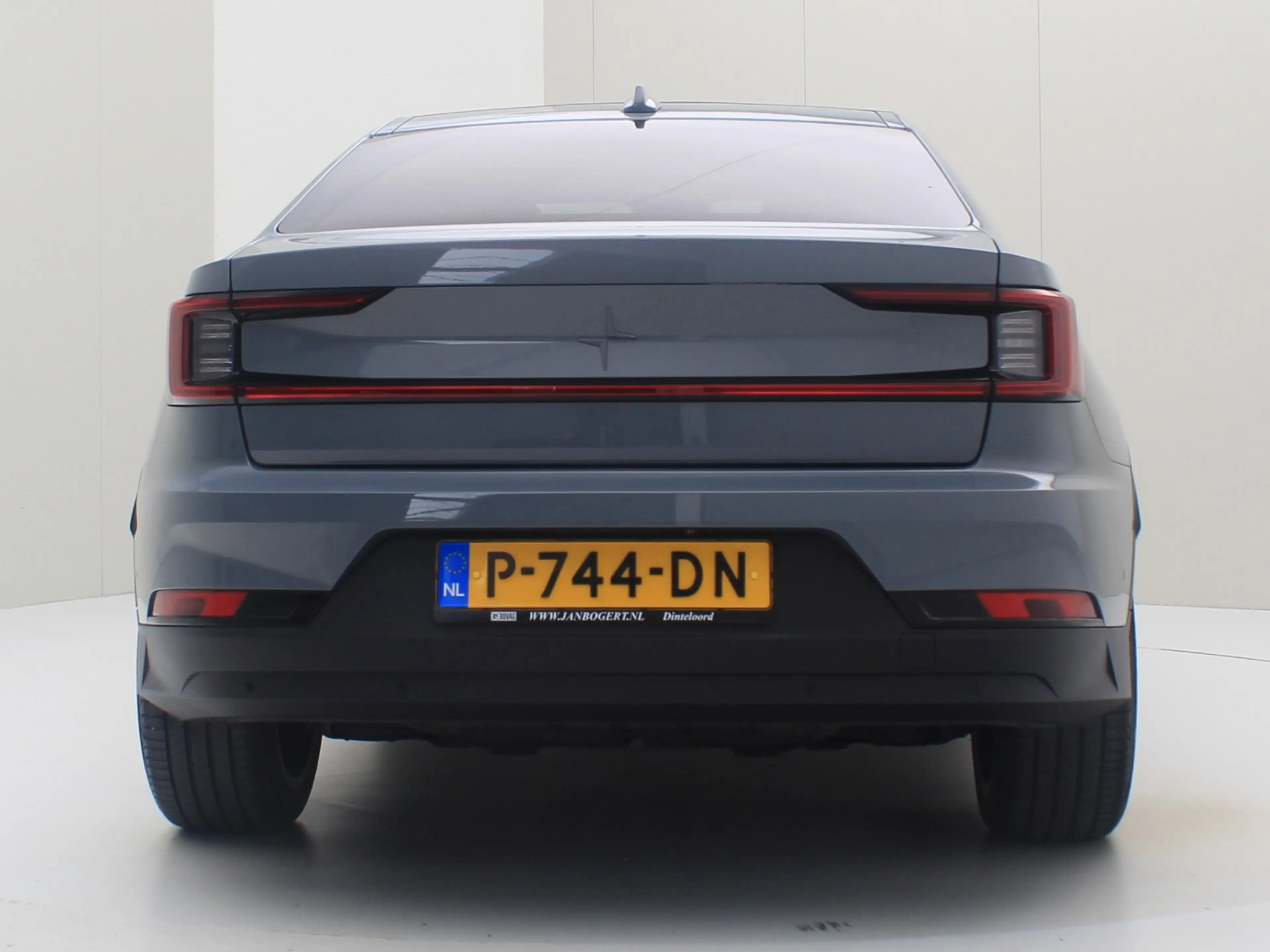 Polestar 2 Standard Range Single Motor 165kW 63kWh 93,02% SoH — photo 7