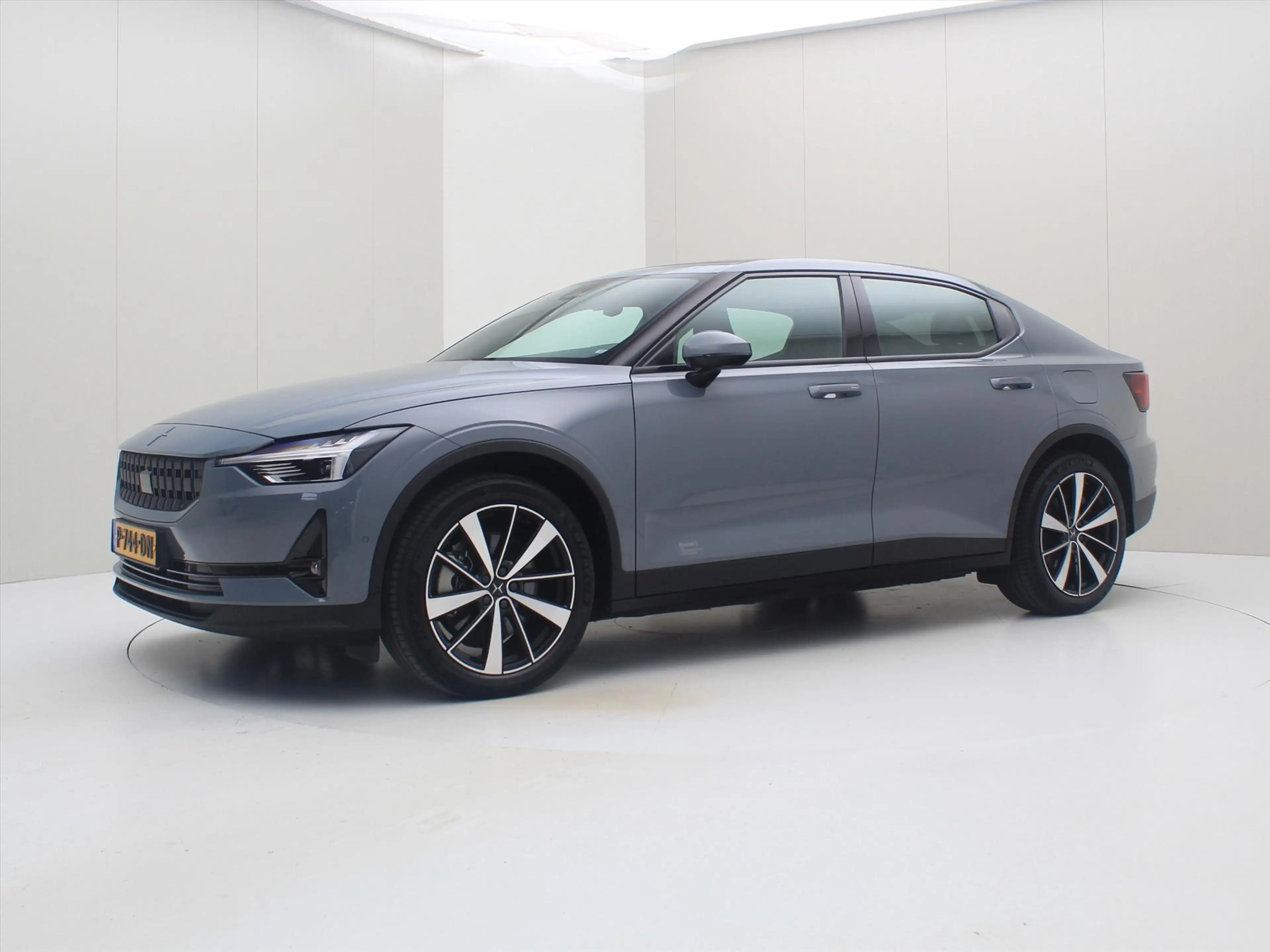 Polestar 2 Standard Range Single Motor 165kW 63kWh 93,02% SoH — photo 8