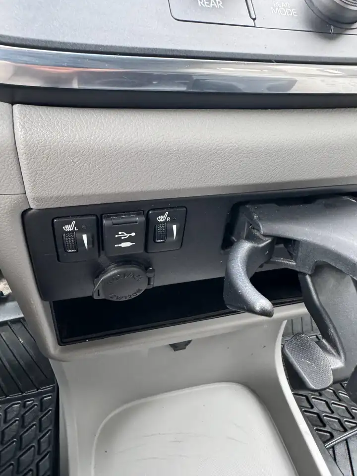 Toyota Sienna снимка Toyota Sienna