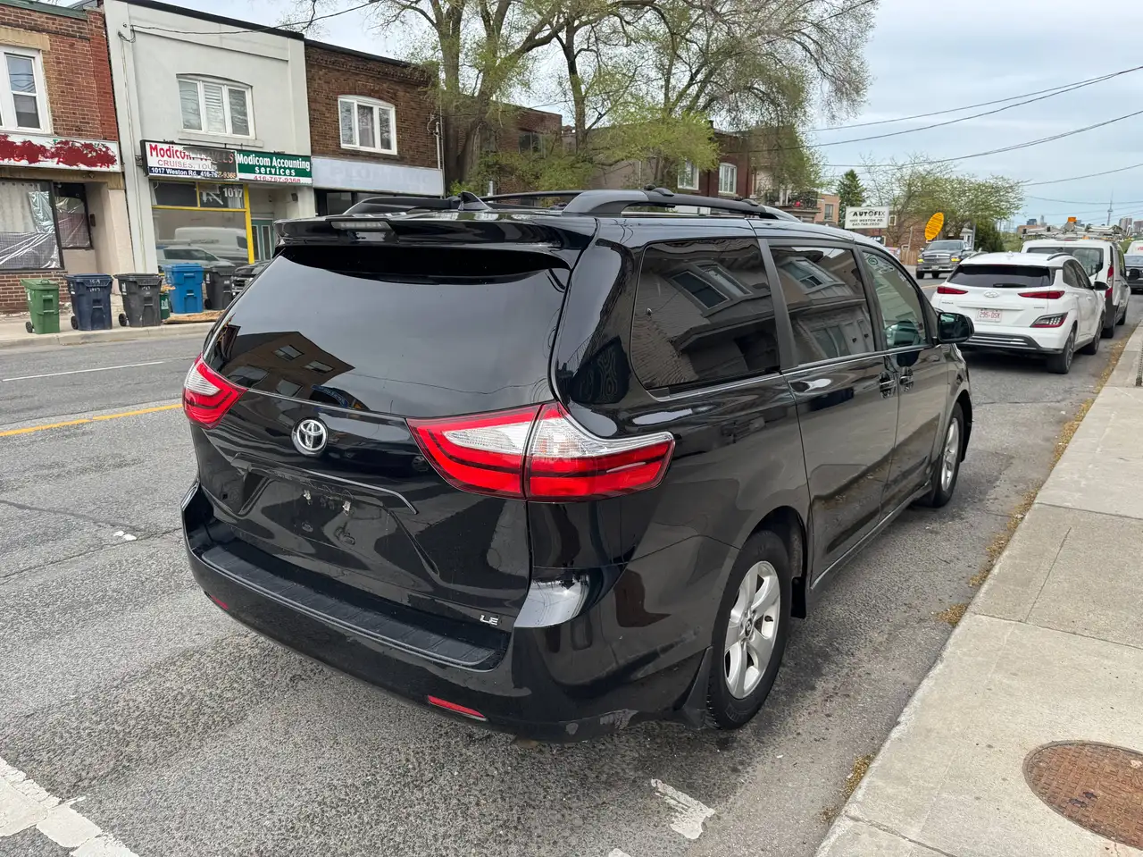 Toyota Sienna снимка Toyota Sienna