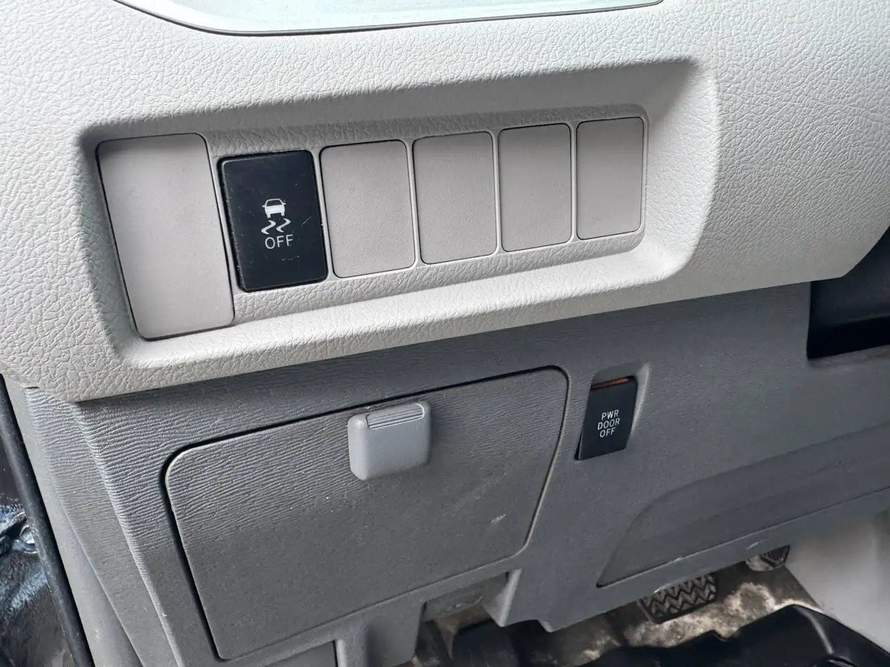 Toyota Sienna снимка Toyota Sienna