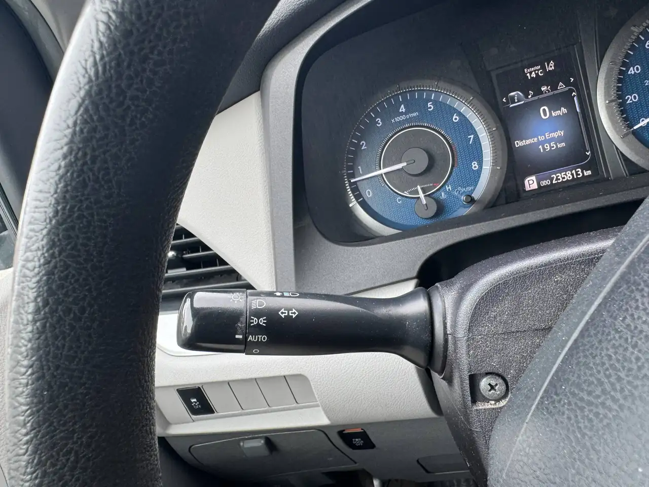 Toyota Sienna снимка Toyota Sienna