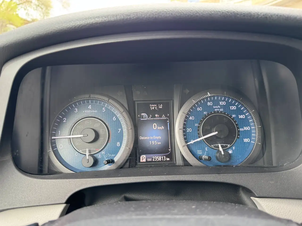 Toyota Sienna снимка Toyota Sienna