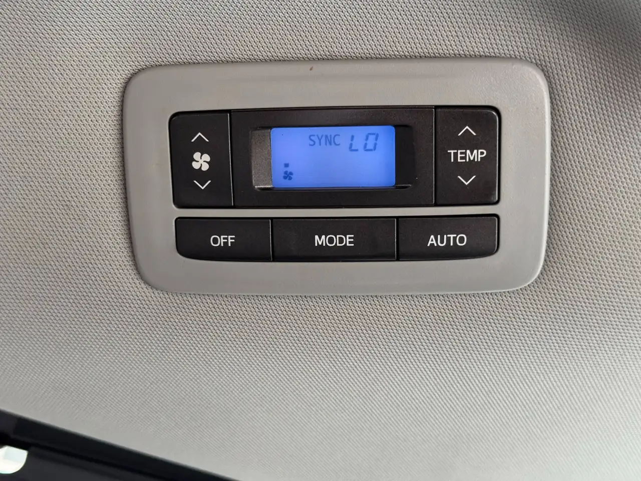 Toyota Sienna снимка Toyota Sienna