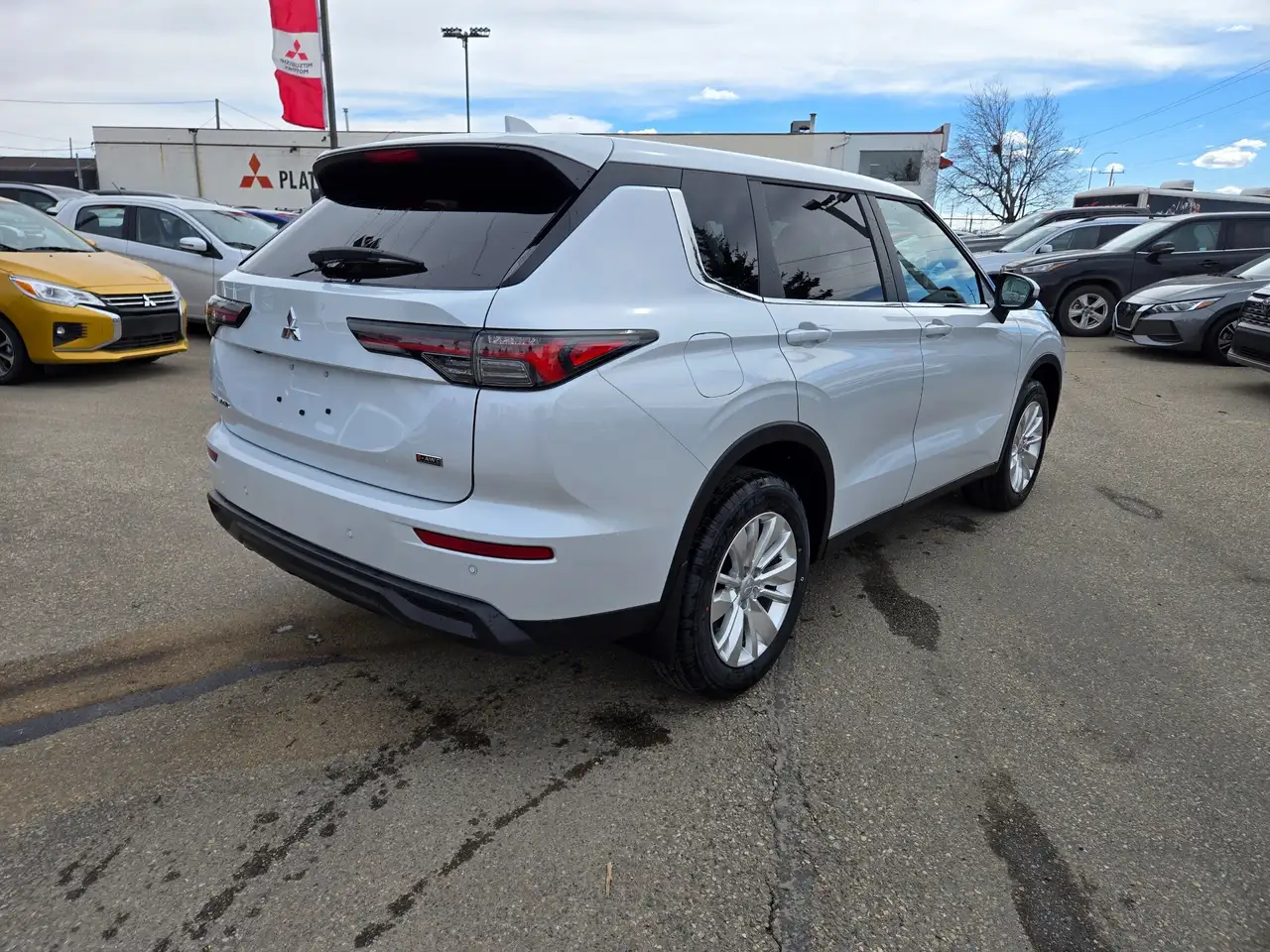 Mitsubishi Outlander снимка Mitsubishi Outlander