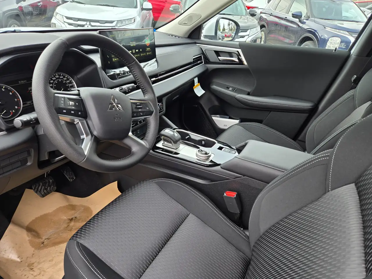 Mitsubishi Outlander снимка Mitsubishi Outlander