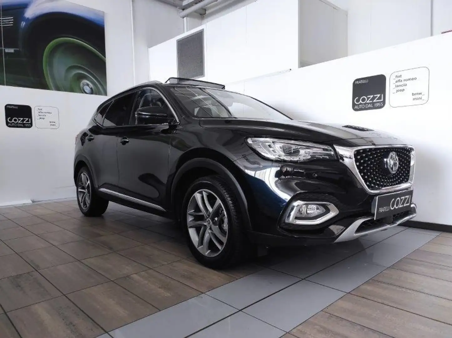 MG HS (2022-->) - HS 1.5T-GDI AT Luxury Nero - 1