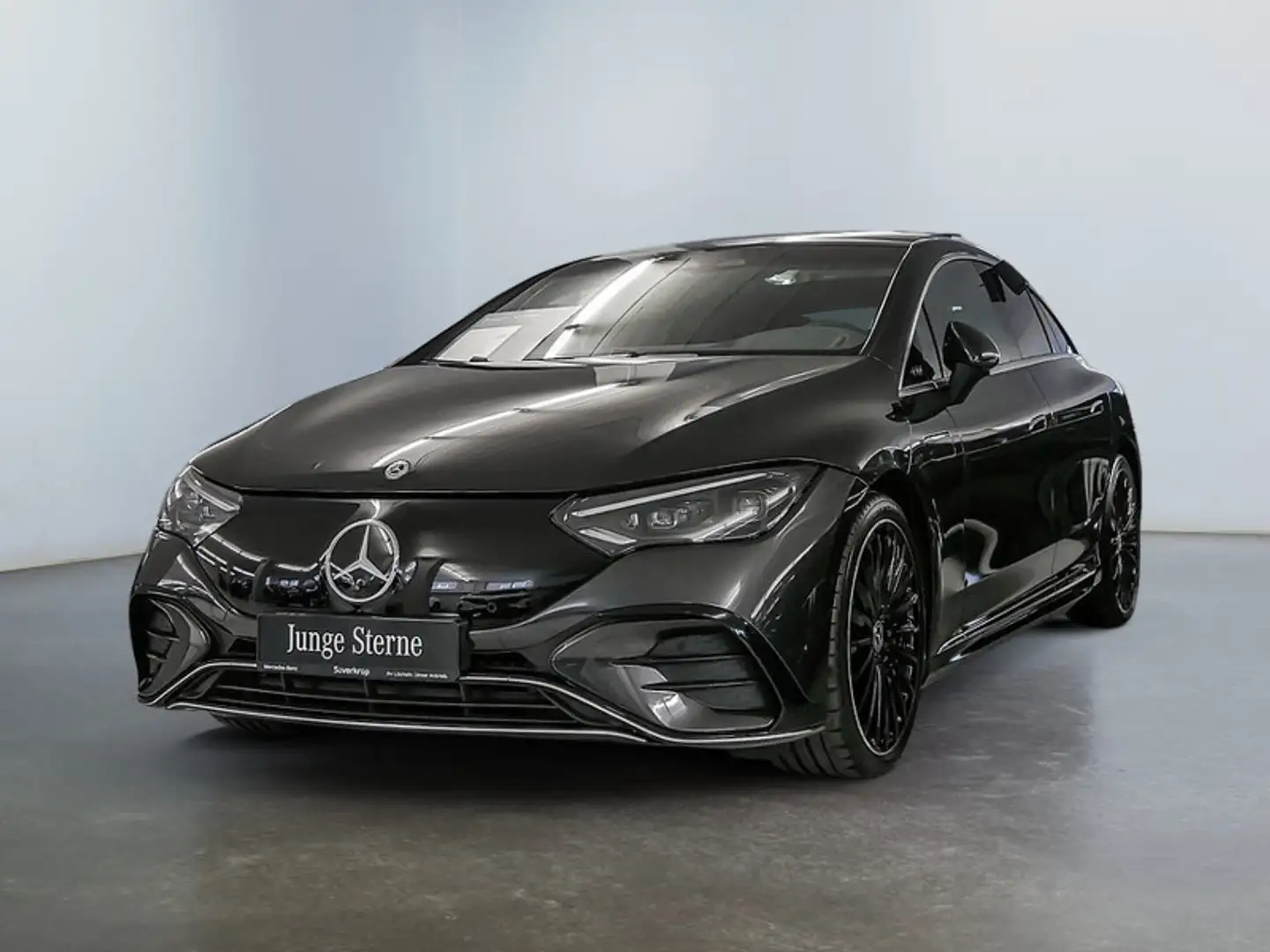 Mercedes-Benz EQE 300 , BURM AMG DISTR SPUR AIRMATIC PANO 360 Grau - 2