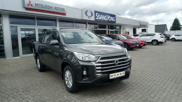 SsangYong Musso Grand 4WD  Crystal 6 Gang