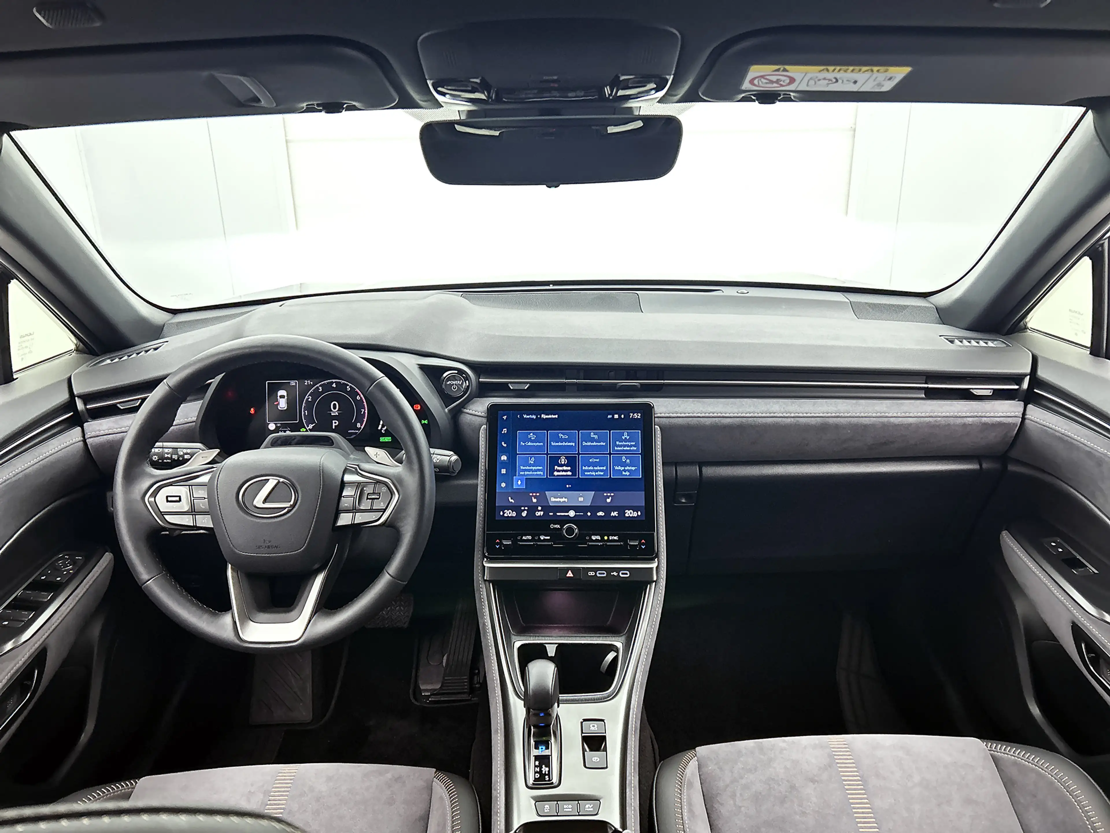 Lexus LBX Cool 2WD | Apple CarPlay / Android Auto (Navigatie — photo 4