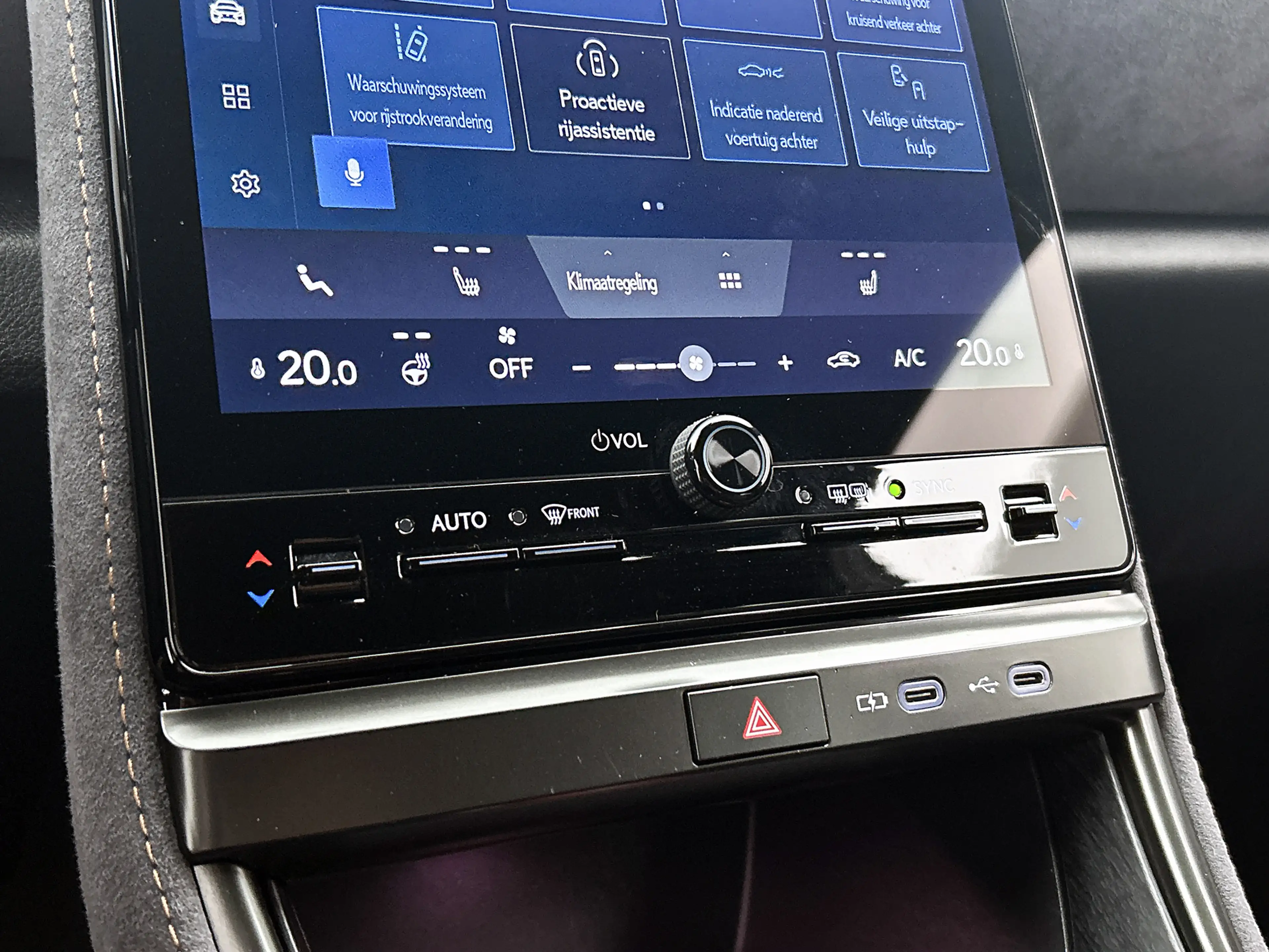 Lexus LBX Cool 2WD | Apple CarPlay / Android Auto (Navigatie — photo 10