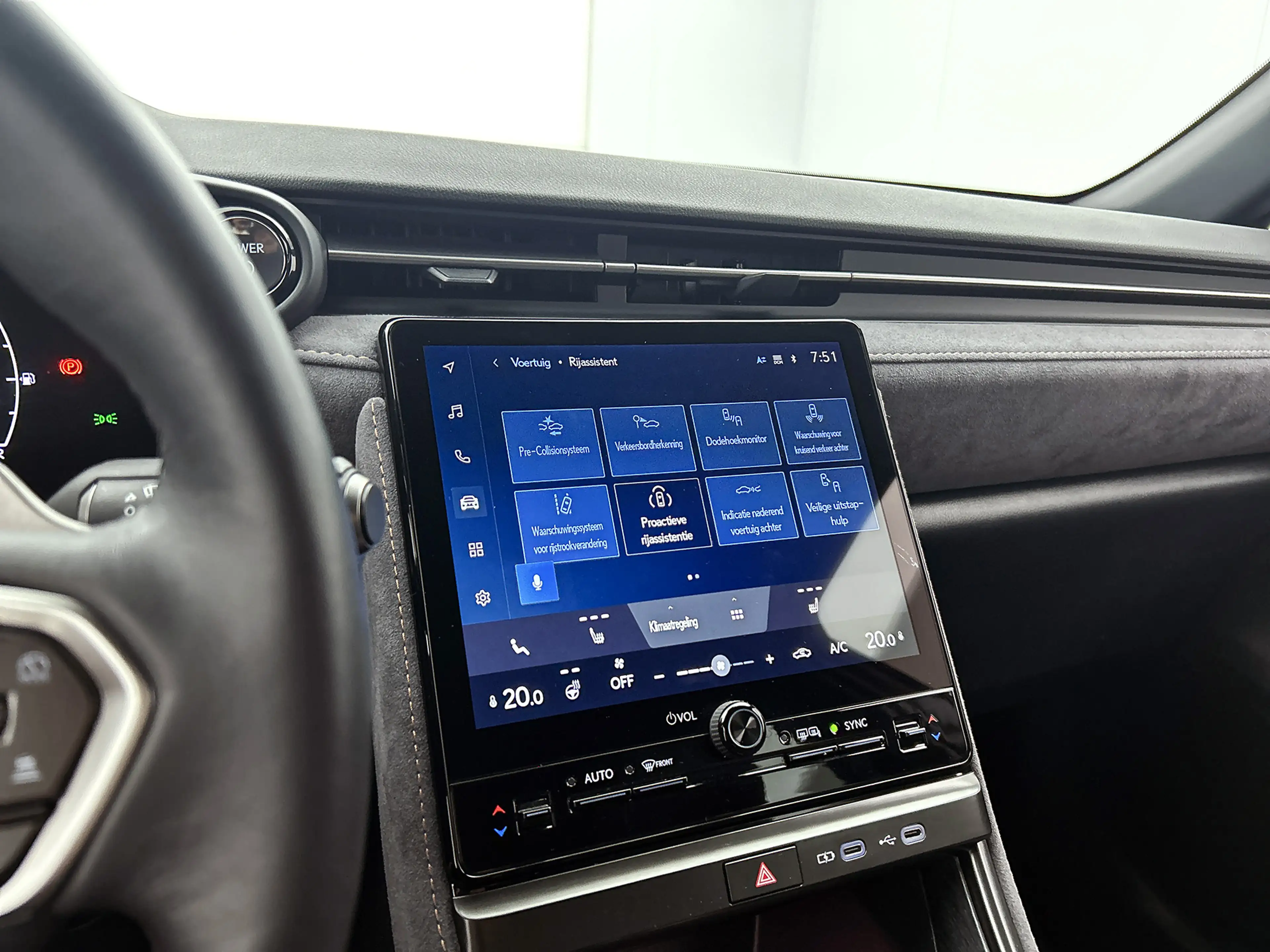 Lexus LBX Cool 2WD | Apple CarPlay / Android Auto (Navigatie — photo 7