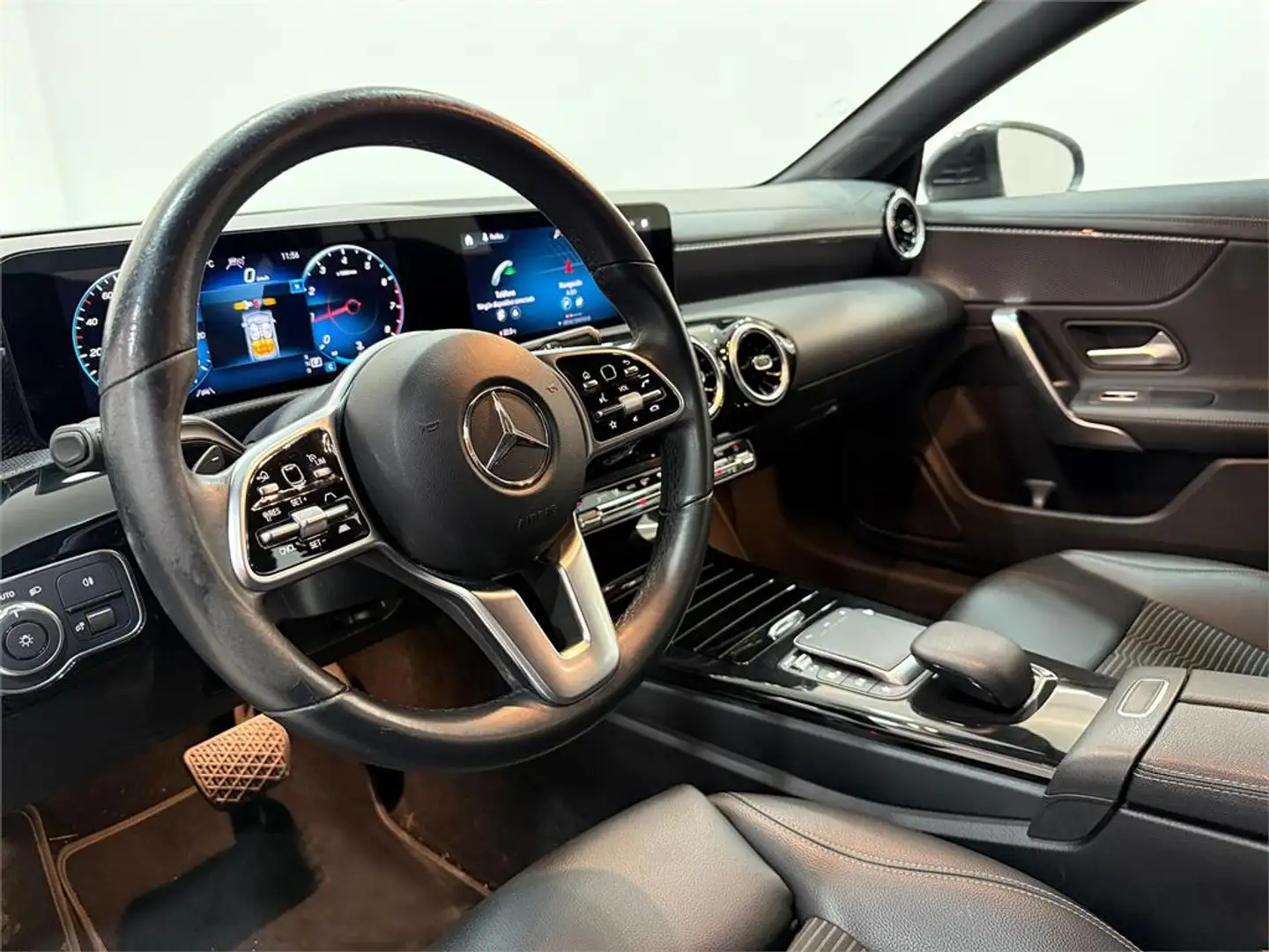 Mercedes-Benz CLA 180 Shooting Brake 7G-DCT - 2