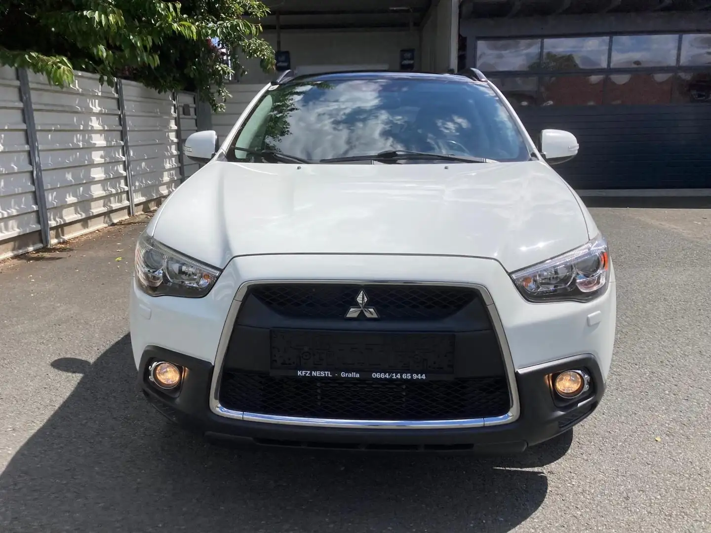 Mitsubishi ASX 1,8 DI-D Instyle 4x4 -- Navi-Kamera-Leder-Xenon -- Weiß - 2