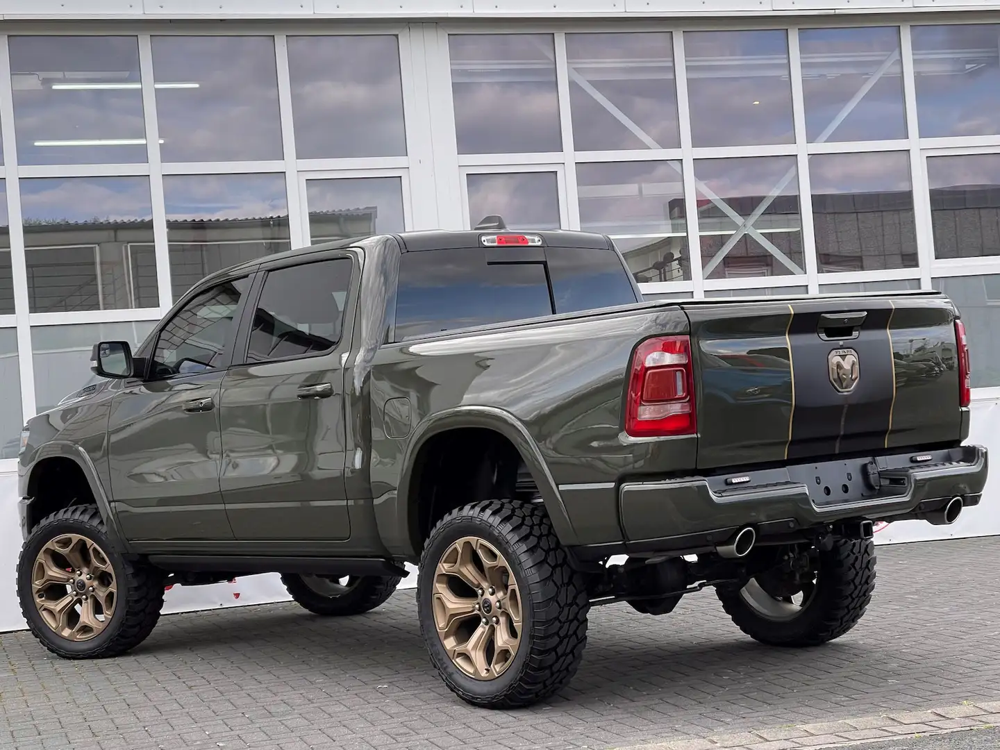 Dodge RAM 1500 Limited 6´´ RC Fahrw. Luftf. Pano 35´´ Yeşil - 2