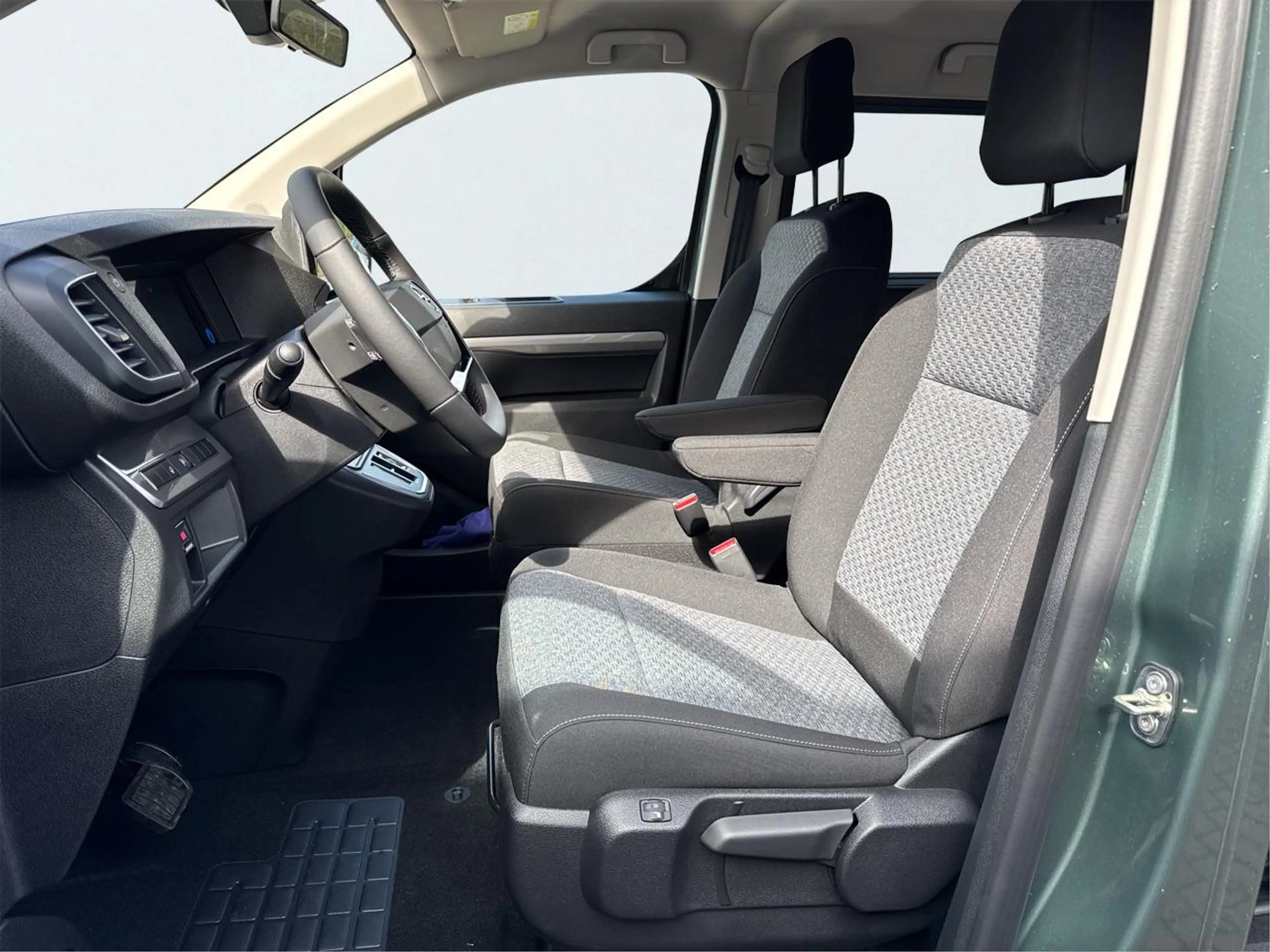 Opel Zafira Life 2.2 Diesel — photo 12
