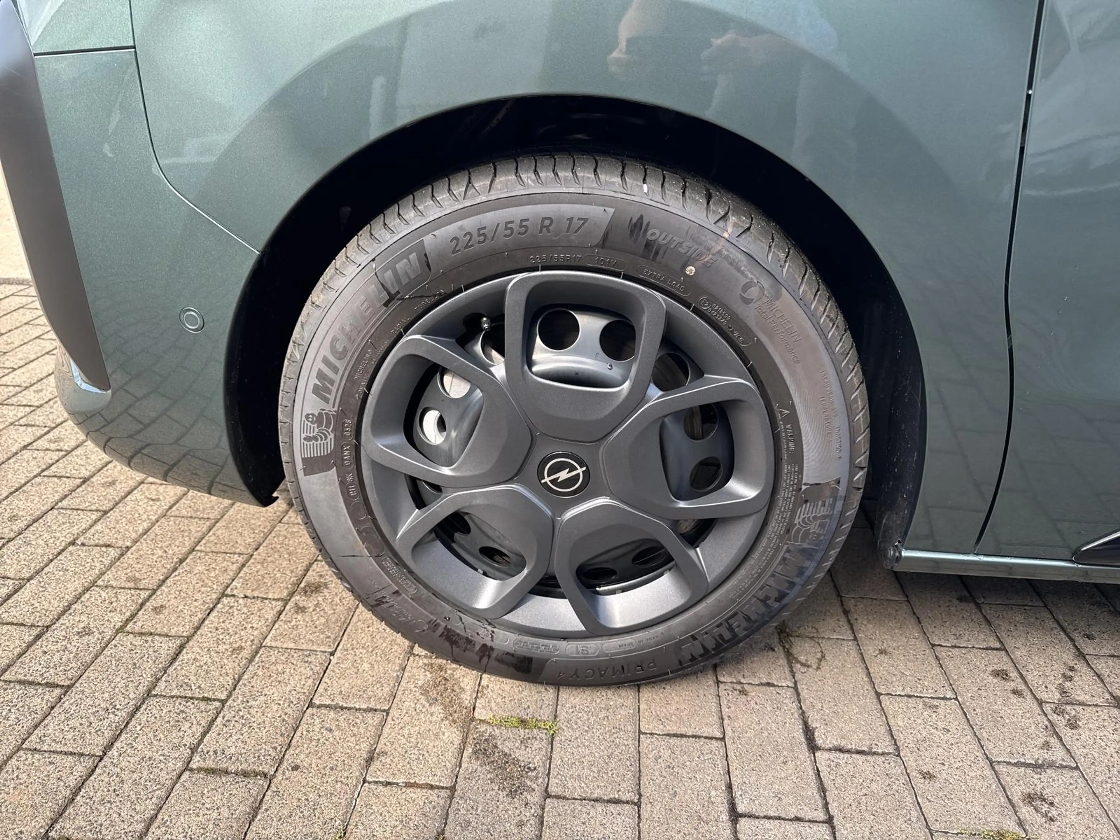 Opel Zafira Life 2.2 Diesel — photo 9