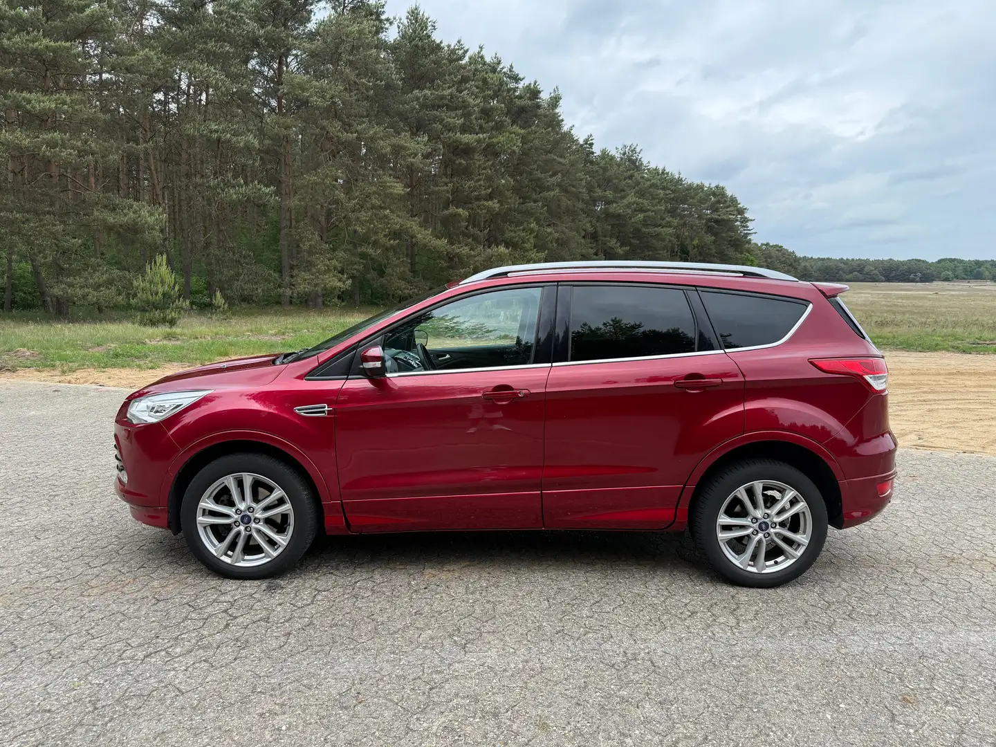 Ford Kuga Kuga Diesel 2.0 TDCi 4x4 Aut. Individual Rot - 2