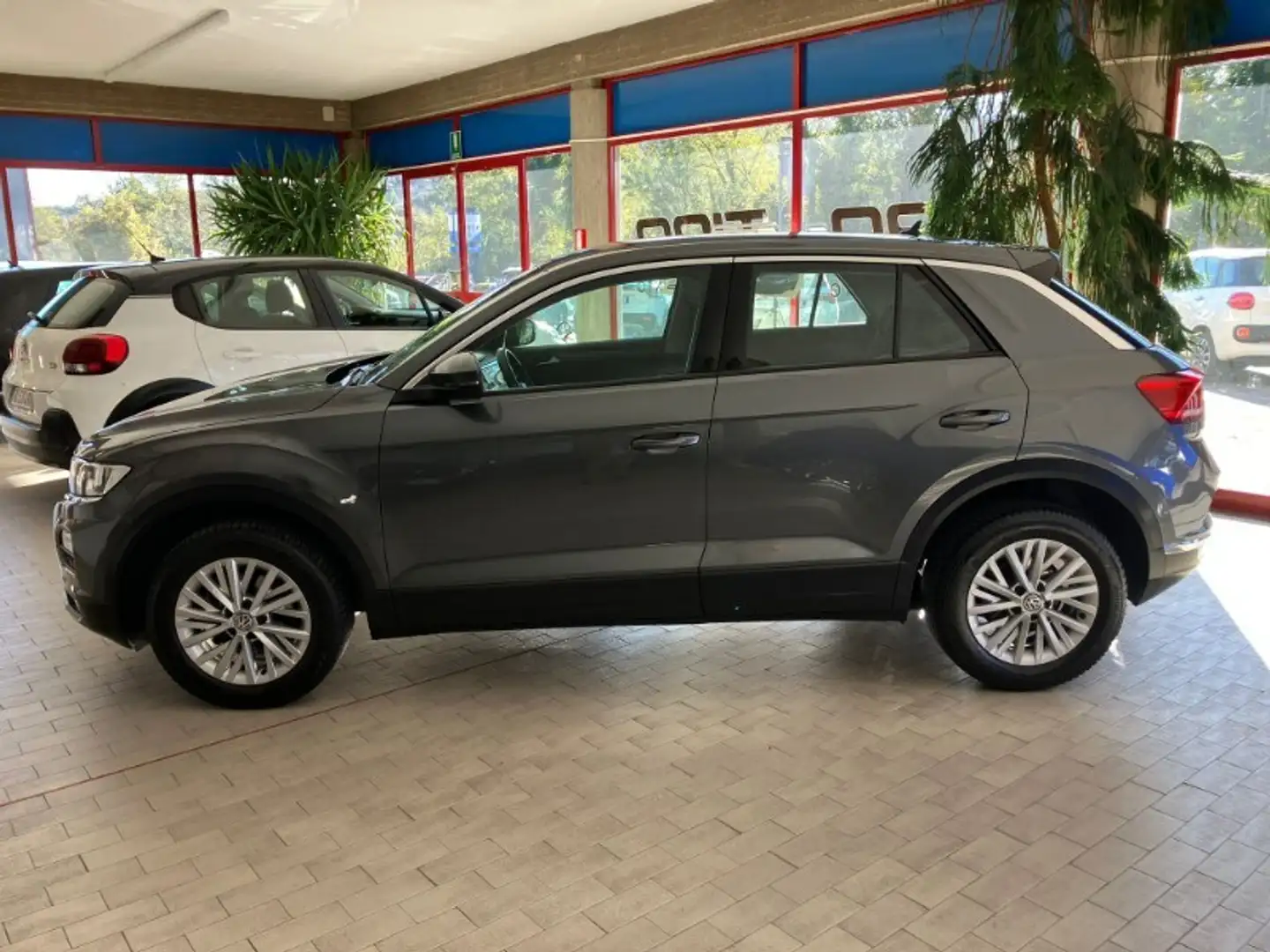 Volkswagen T-Roc 1.6 TDI SCR Business BlueMotion Tech. Gris - 1