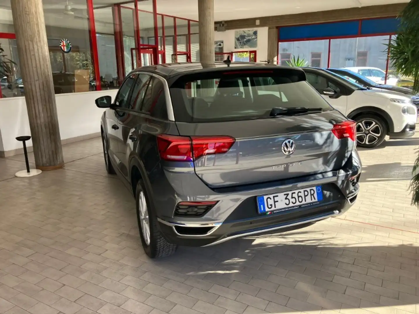 Volkswagen T-Roc 1.6 TDI SCR Business BlueMotion Tech. Gris - 2