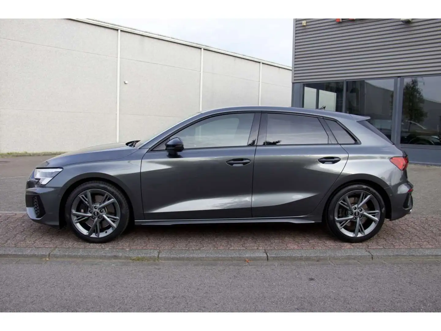 Audi S3 TFSI Sportback quattro S tronic MMI Virtual LED Gris - 2