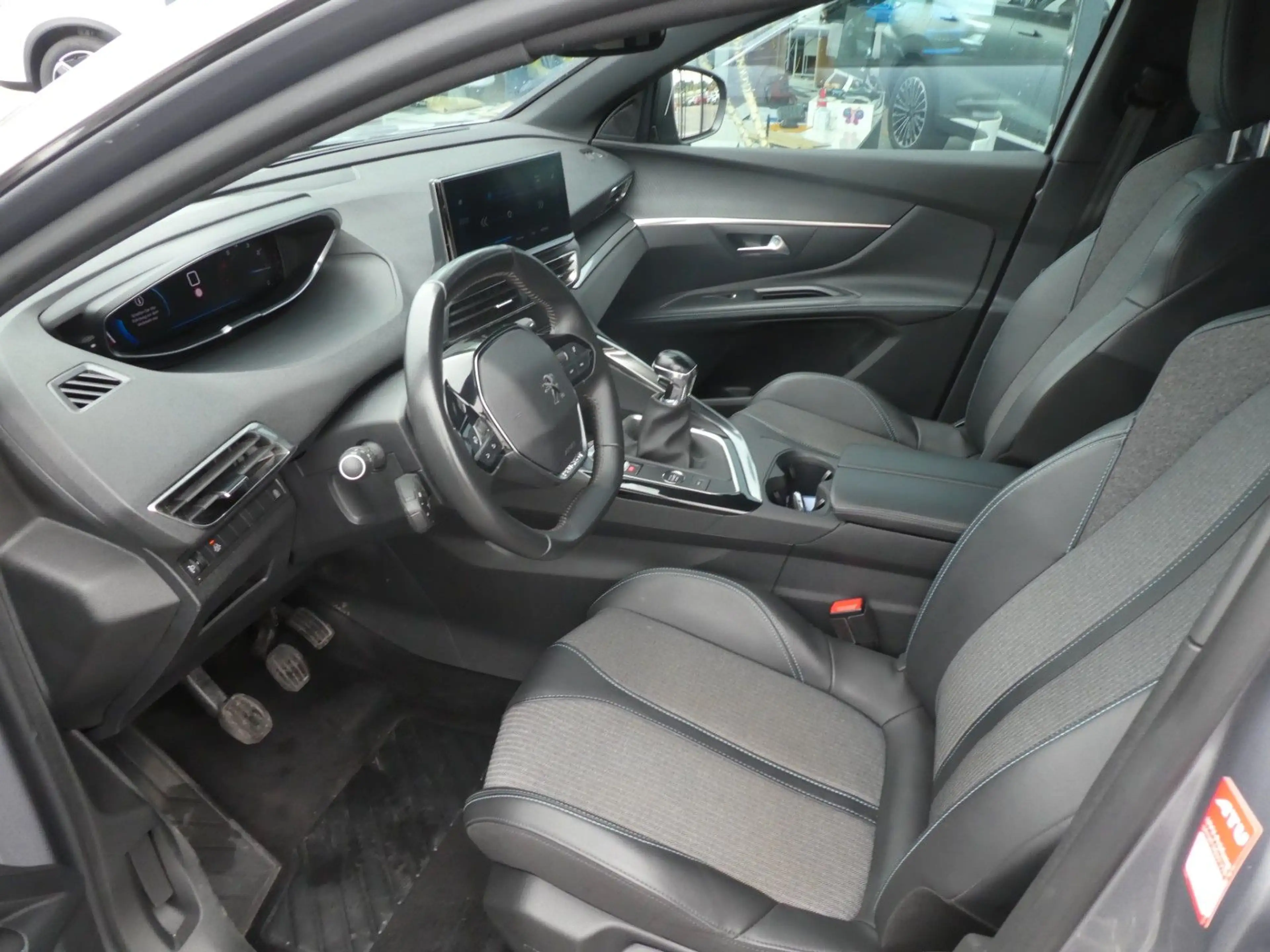 Peugeot 5008 Allure Pack, Klima, SHZ, PDC, Kamera, LED — photo 9
