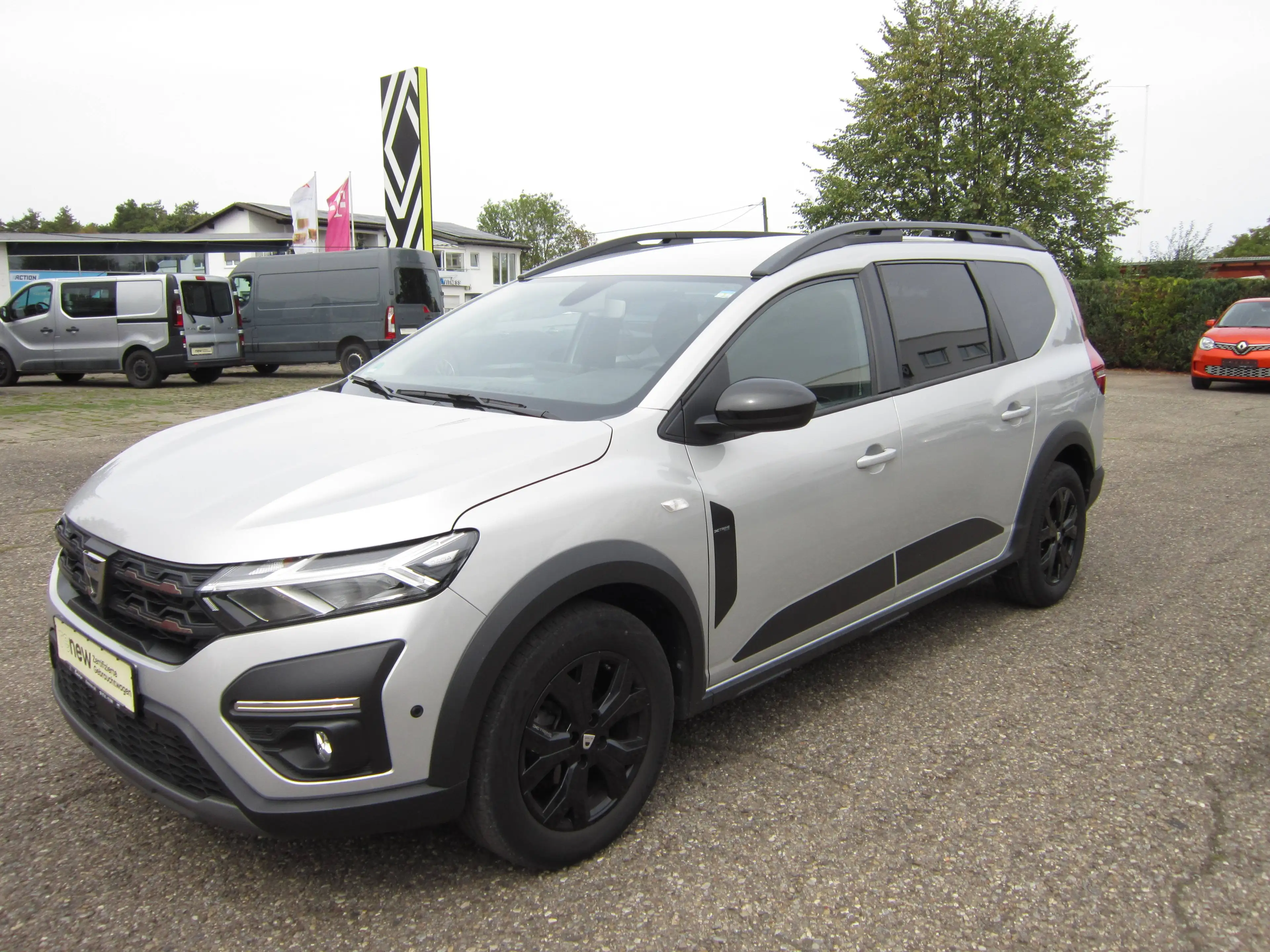 Dacia Jogger Jogger TCe 110 Extreme, Sitzheizung, Klimaautomatik, Kamera, Navi — photo 2
