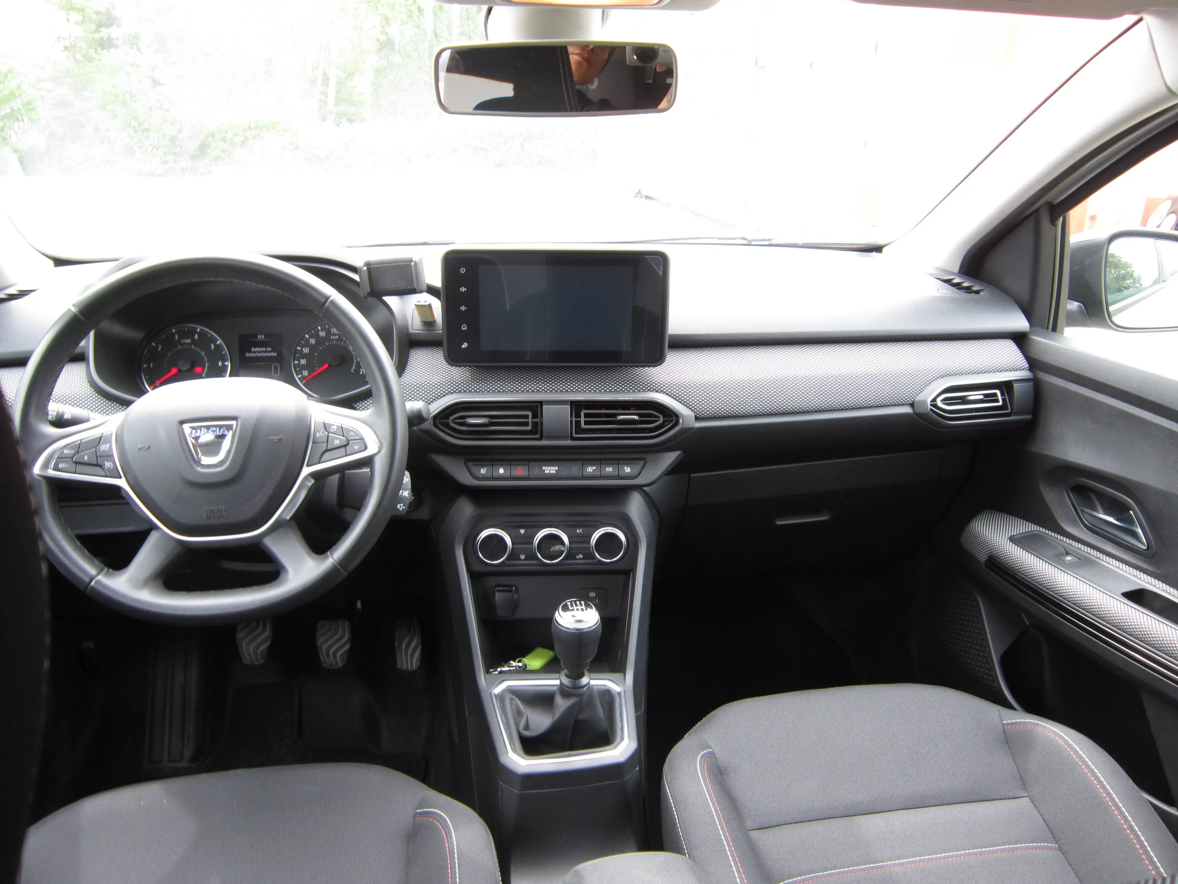 Dacia Jogger Jogger TCe 110 Extreme, Sitzheizung, Klimaautomatik, Kamera, Navi — photo 13