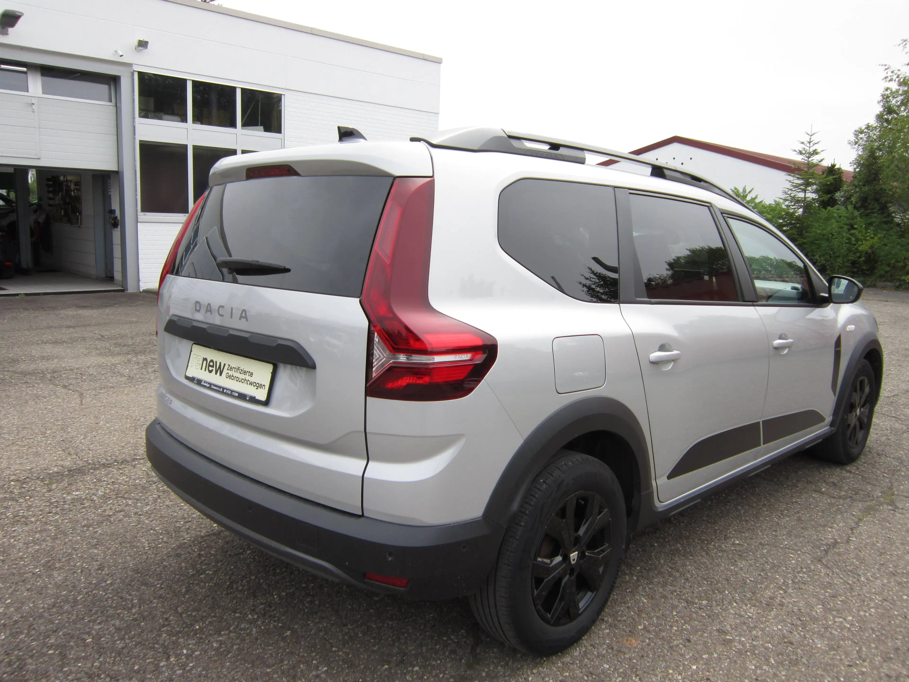 Dacia Jogger Jogger TCe 110 Extreme, Sitzheizung, Klimaautomatik, Kamera, Navi — photo 6