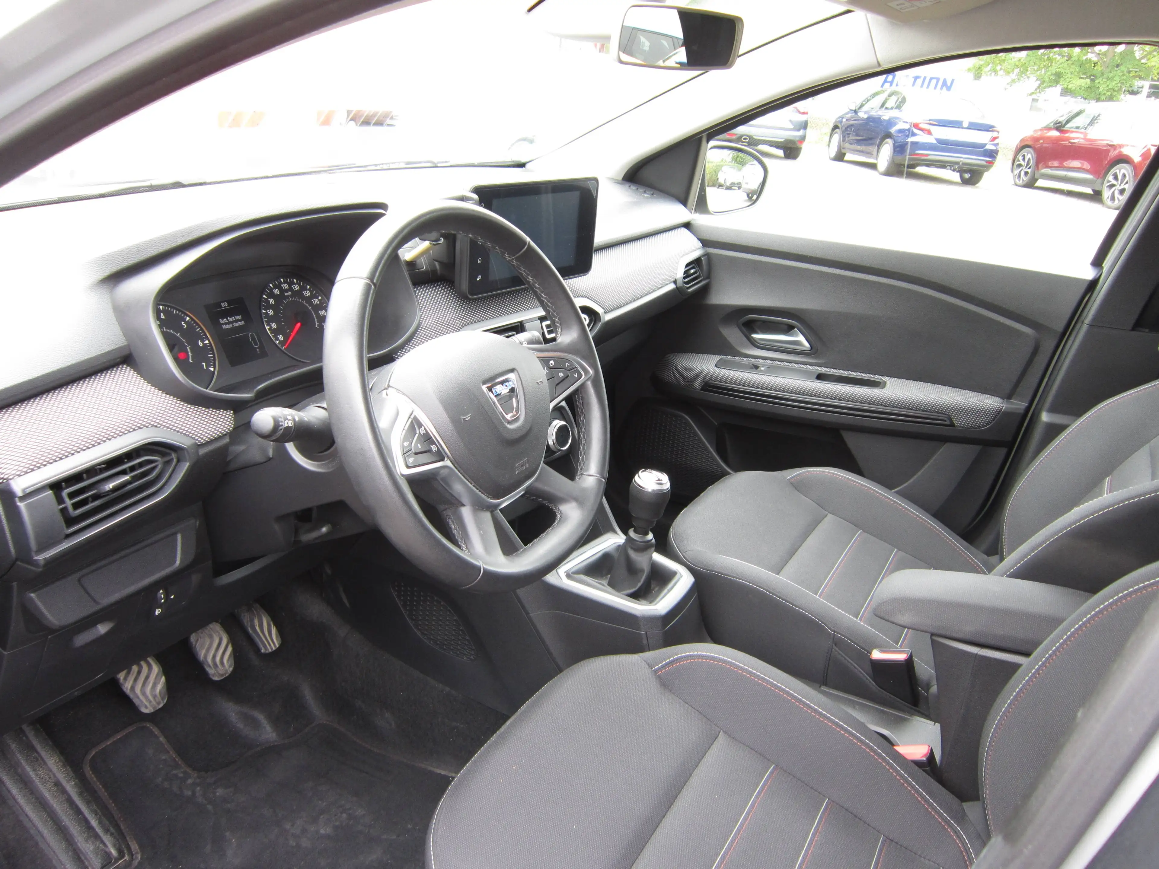 Dacia Jogger Jogger TCe 110 Extreme, Sitzheizung, Klimaautomatik, Kamera, Navi — photo 15